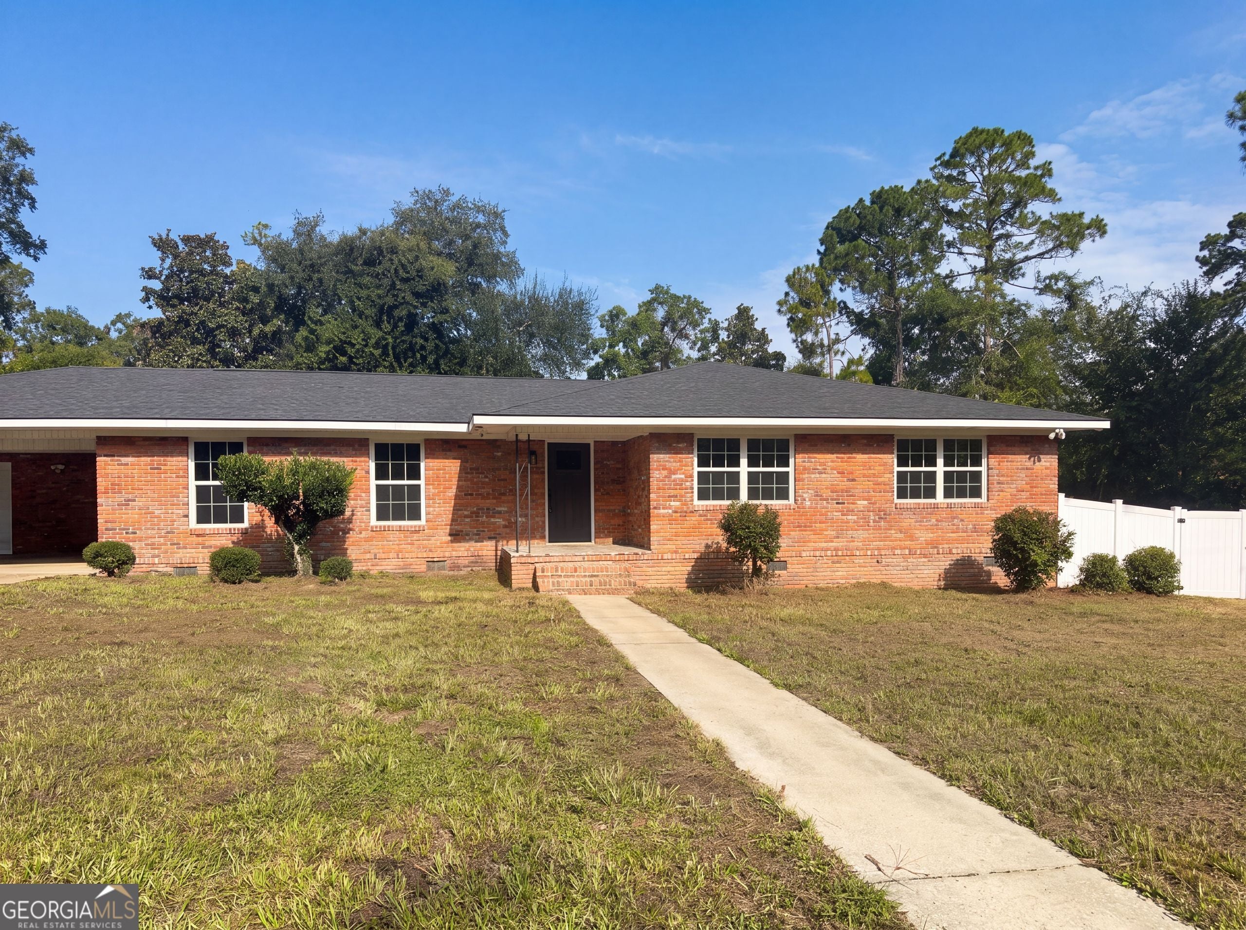 1625 Windsor Dr — photo