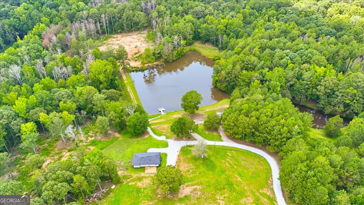 80 Hand Rd — photo
