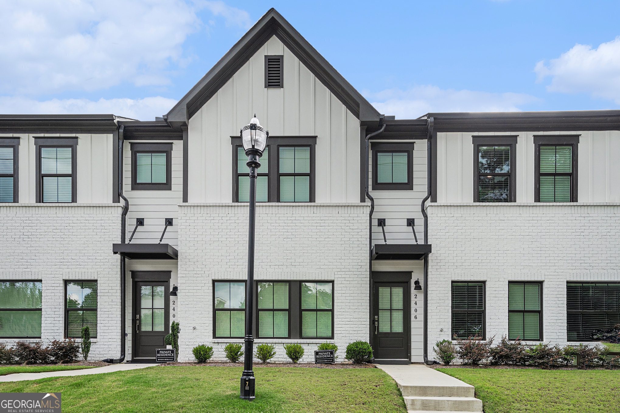 2406 Lakeshore Ln SE — photo