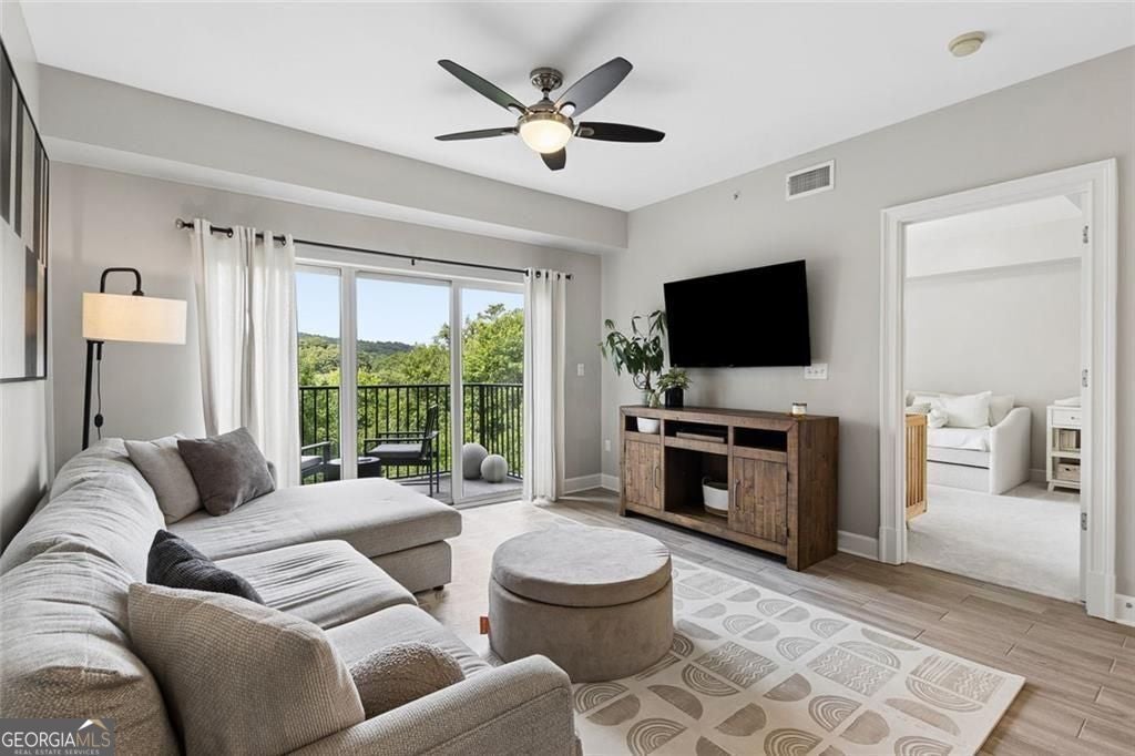 200 River Vista Dr 541 — photo