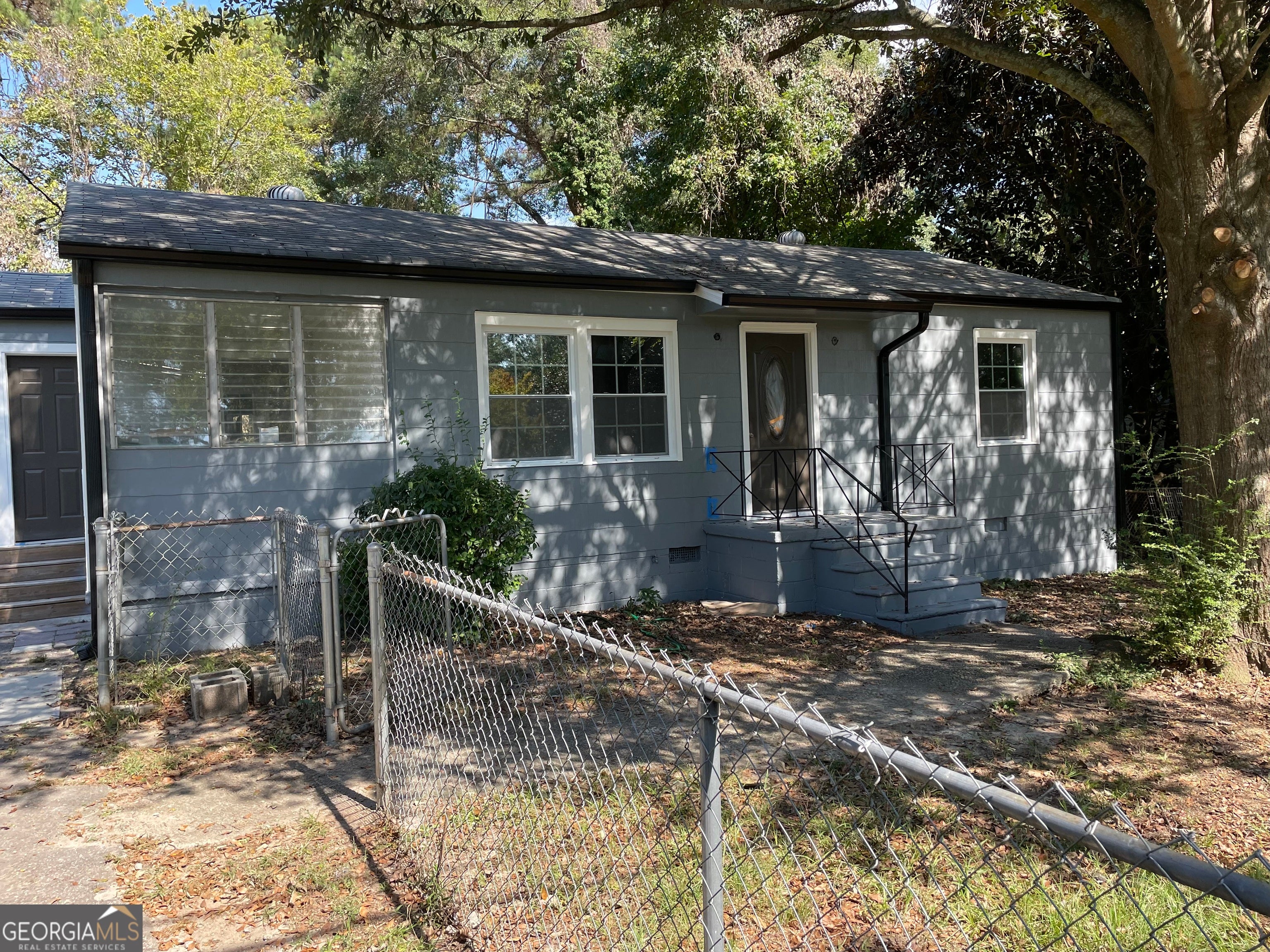 378 Gresham Rd SW — photo