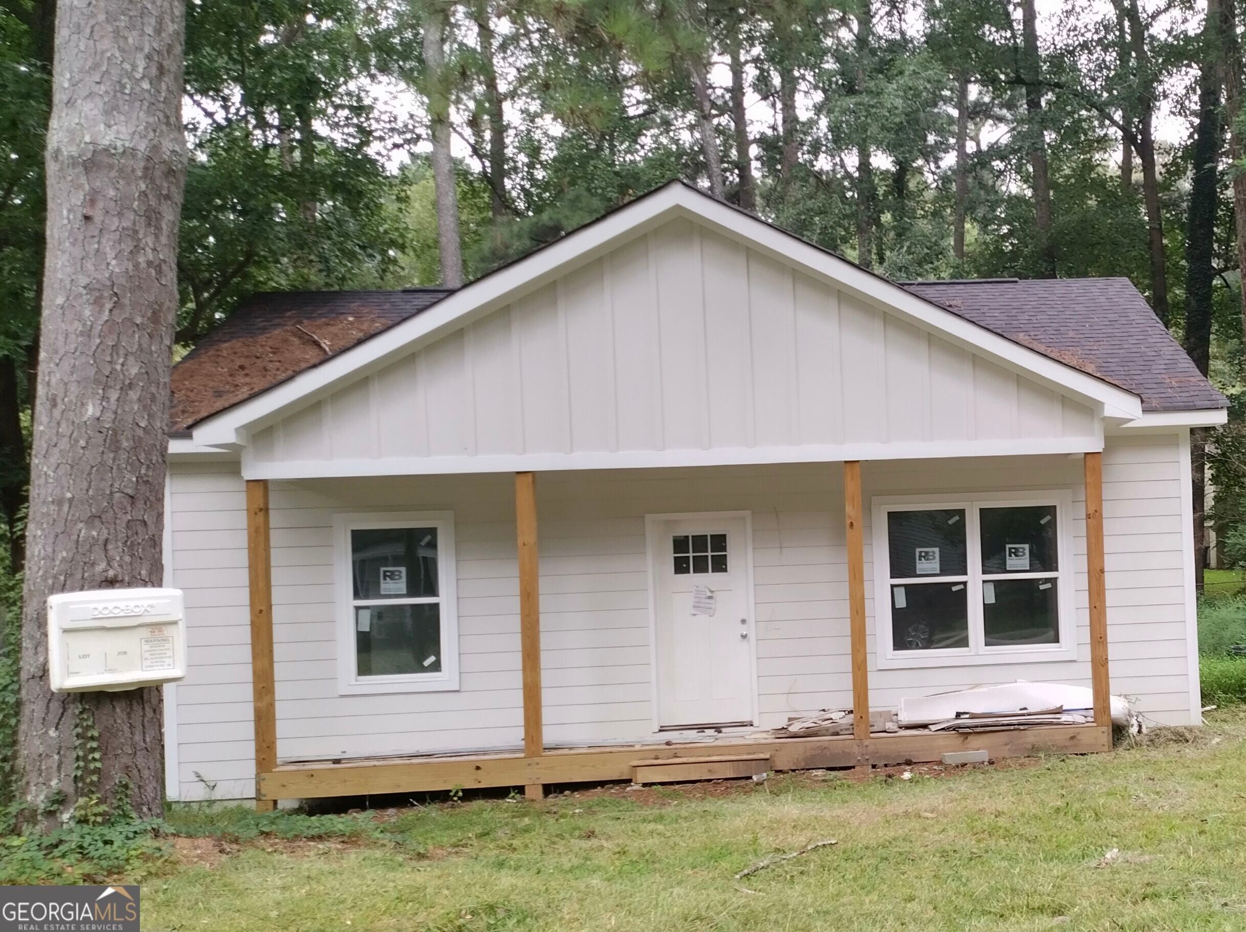 2512 Romain Way — photo
