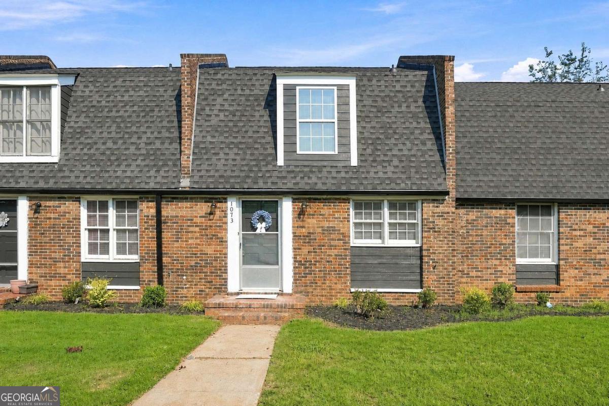 1073 Heritage Dr — photo