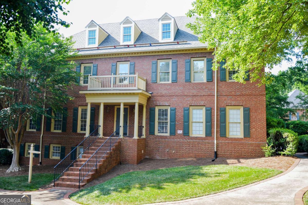 1071 Cambridge Sq E — photo
