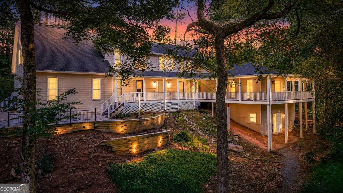 2290 Old Orchard Dr — photo
