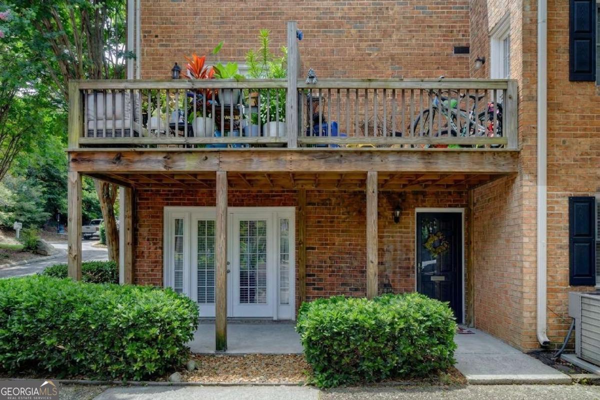 6520 Roswell Rd 30 — photo