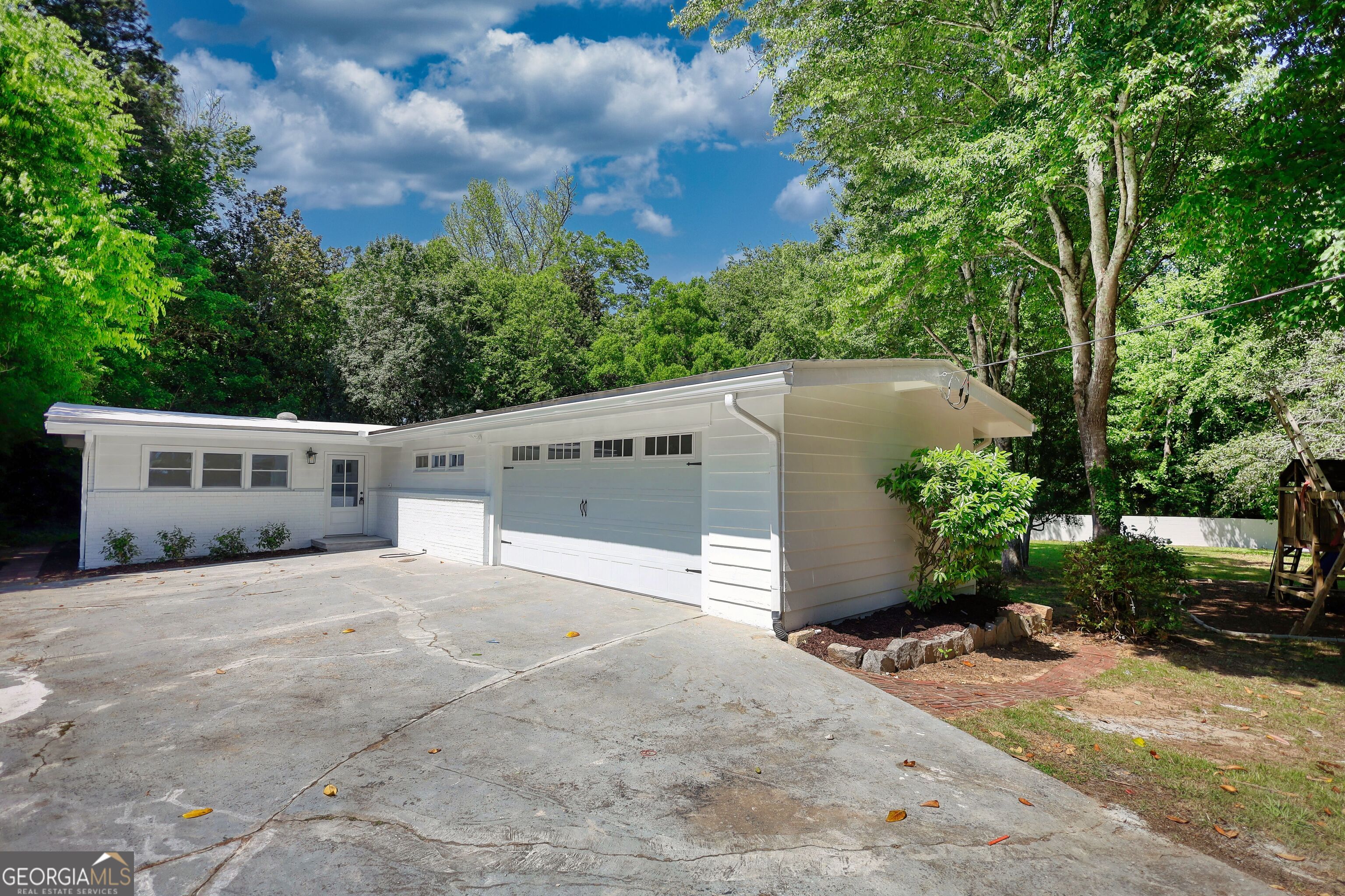 2143 Melante Dr NE — photo