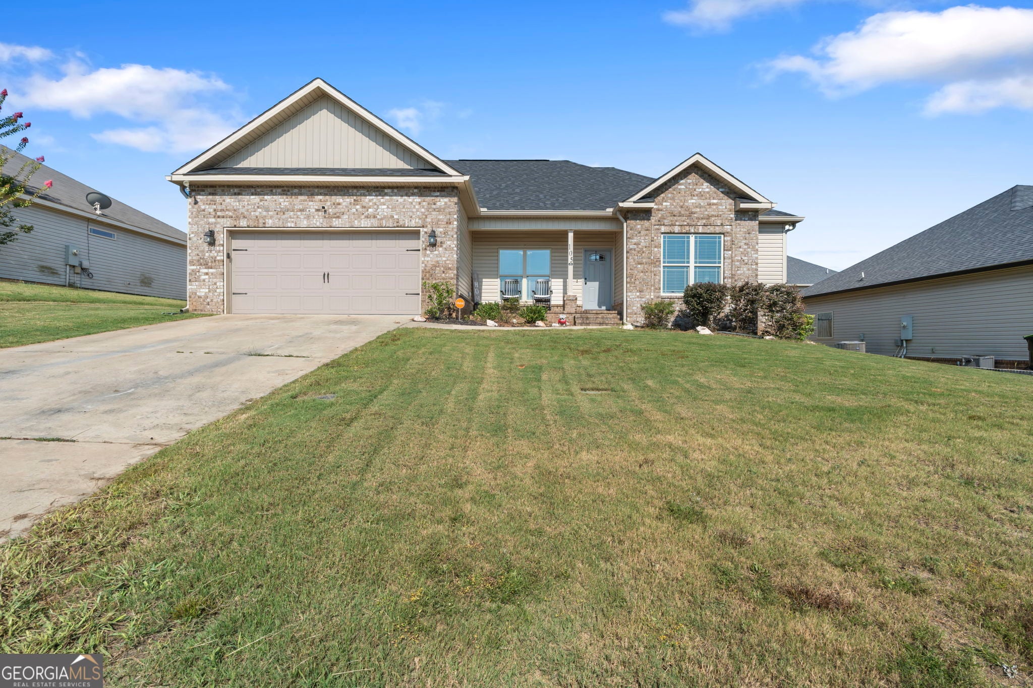 105 Exeter Way — photo