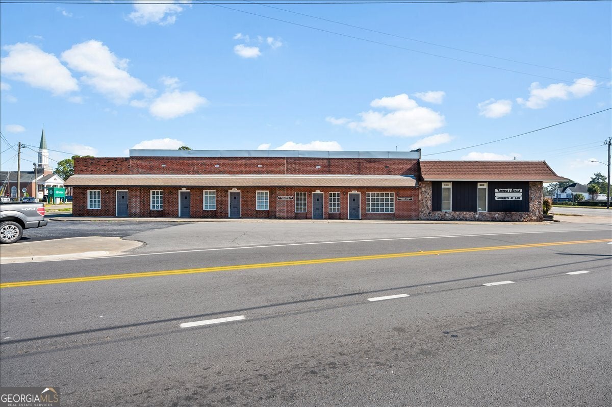 100 - 102 Albany Ave — photo