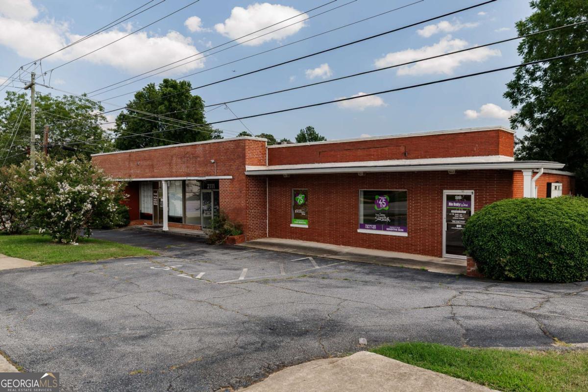 2109 W Broad St — photo