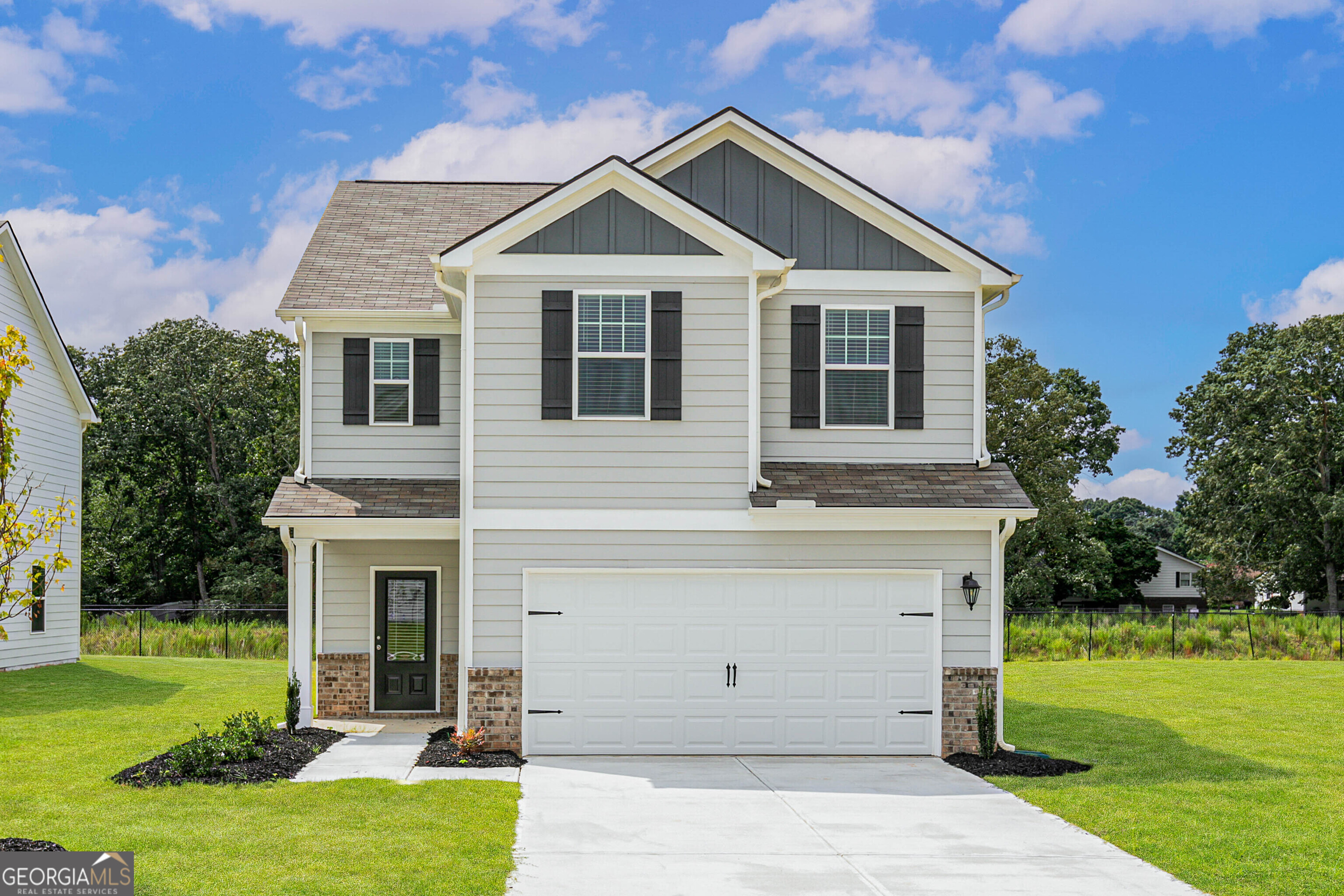 114 Howell Dr — photo