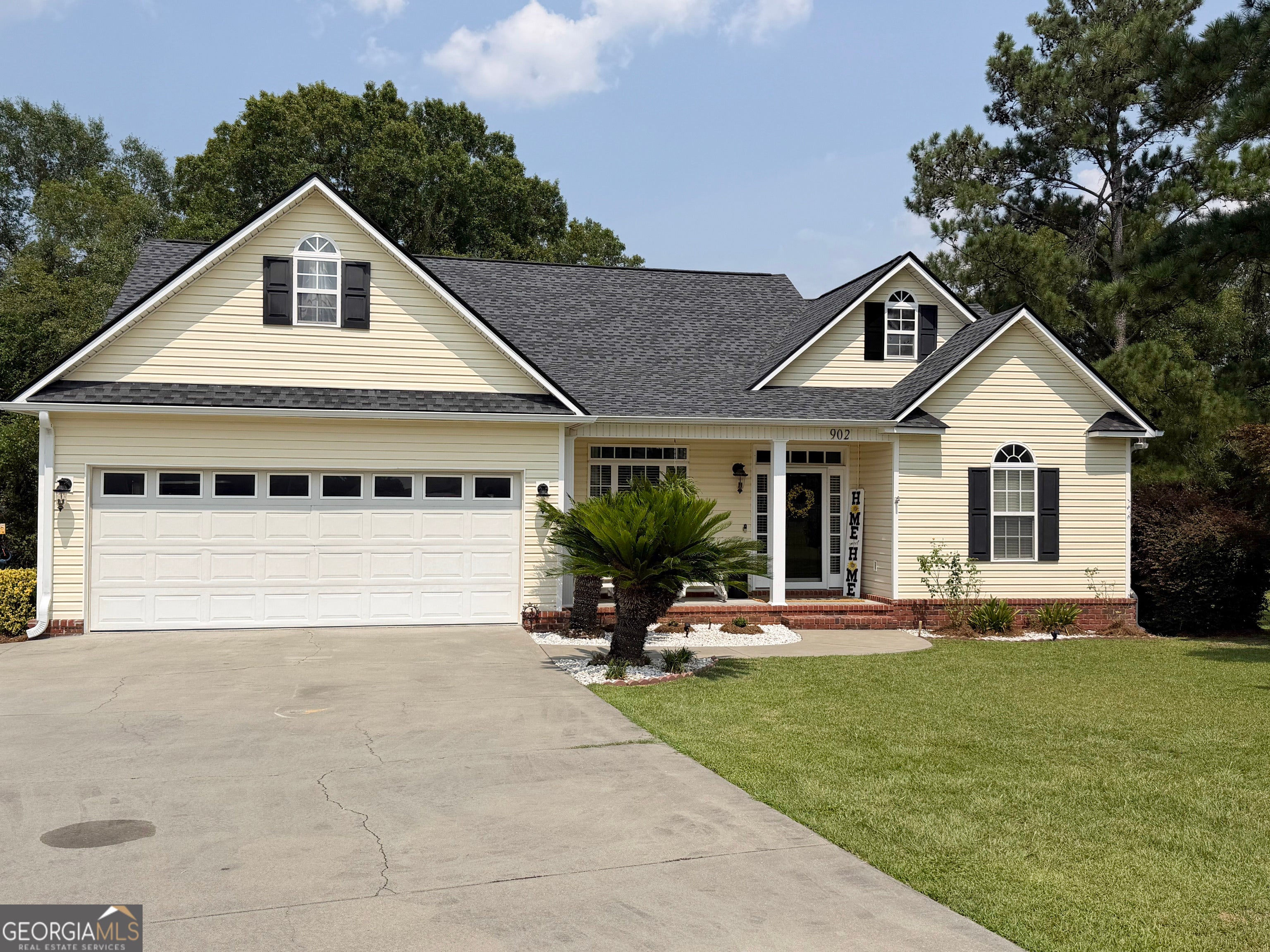902 Nathan Ct — photo