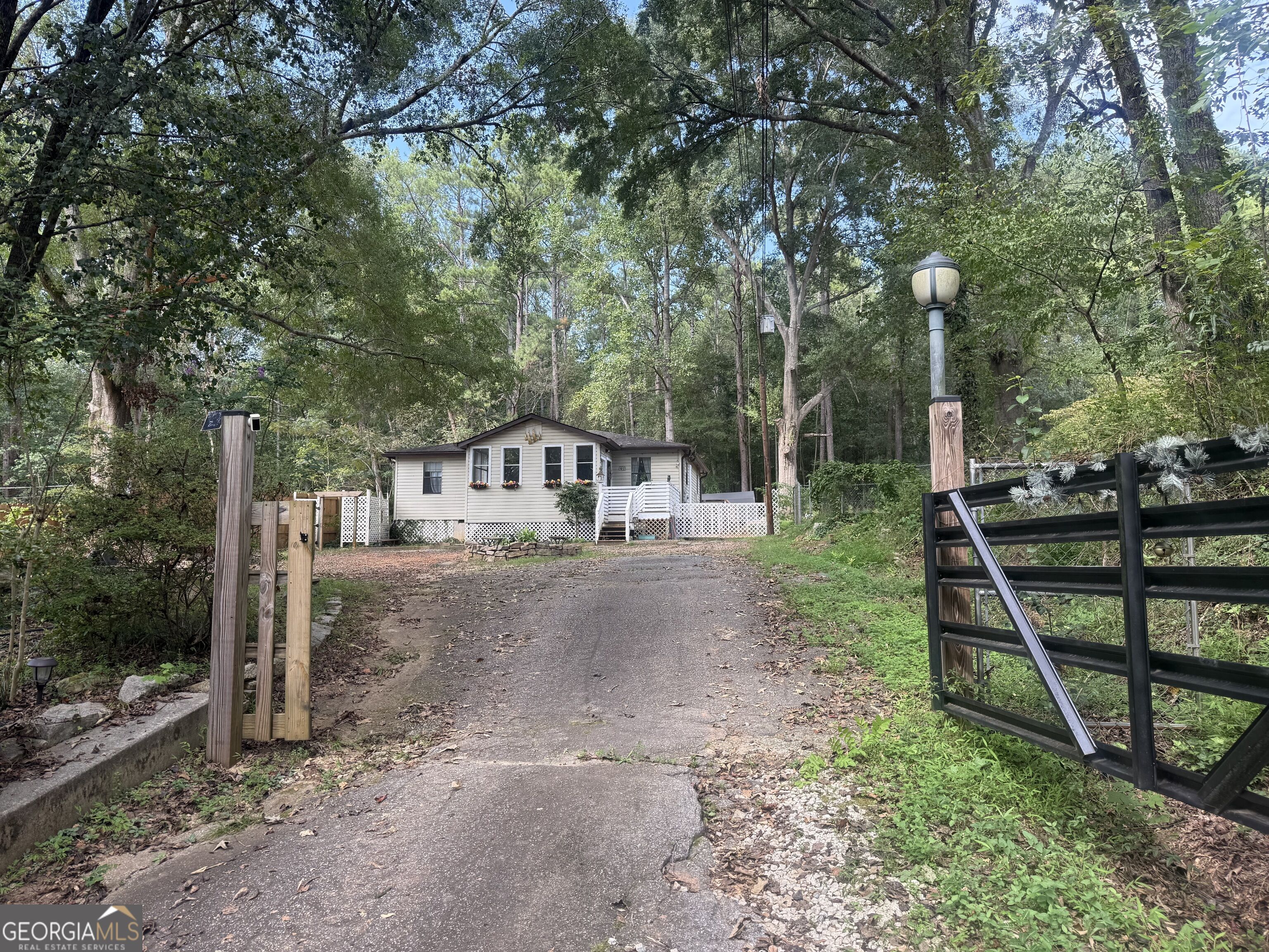 80 Belair Dr — photo