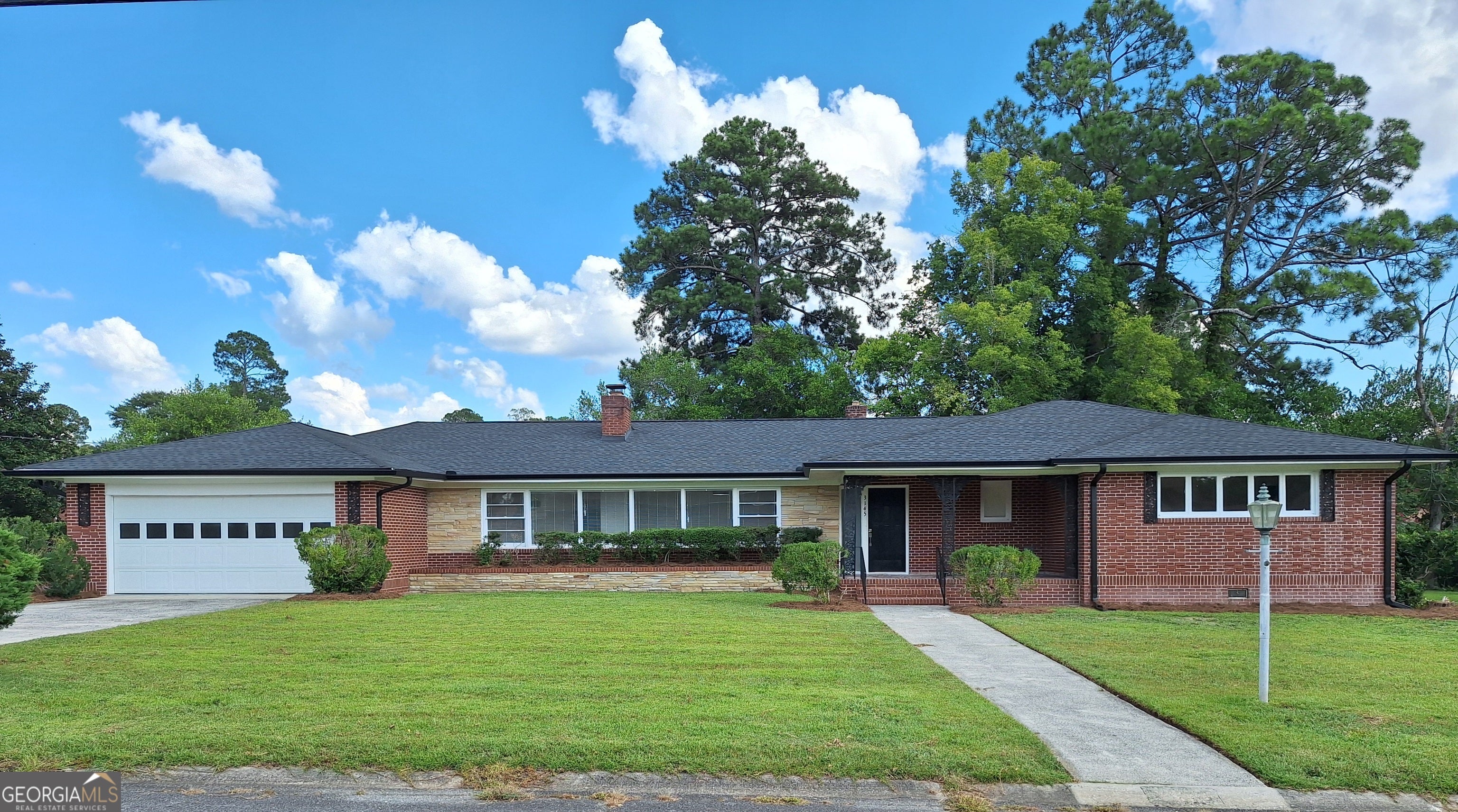 3145 Pasadena Dr — photo