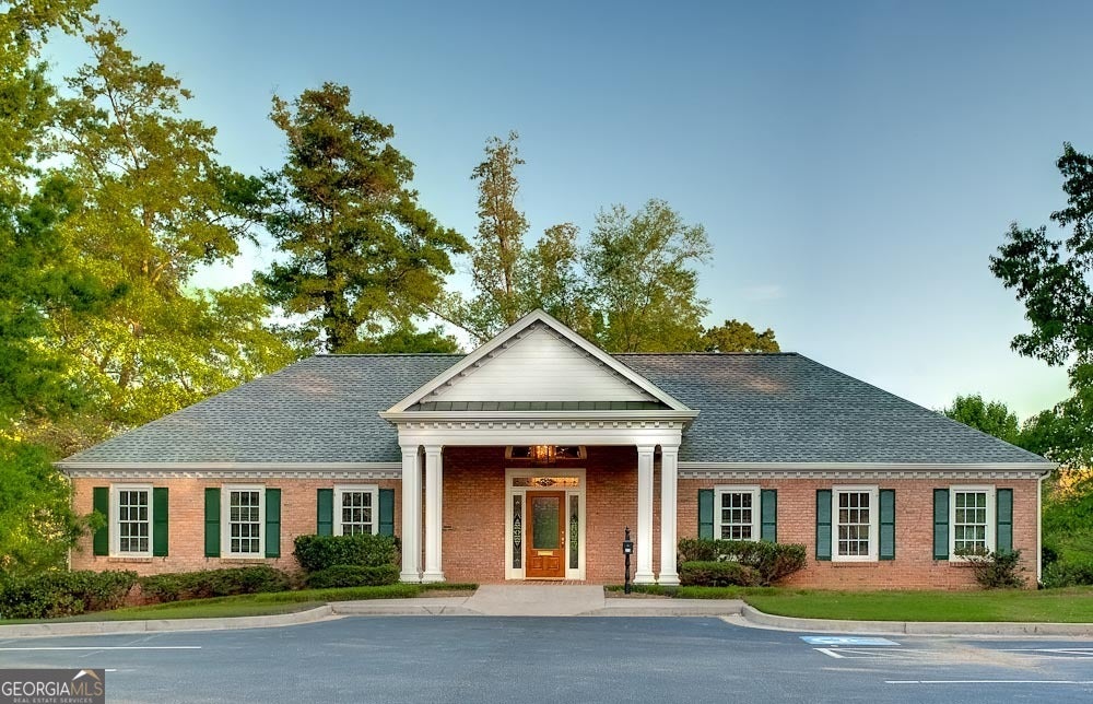 375 Country Club Dr — photo