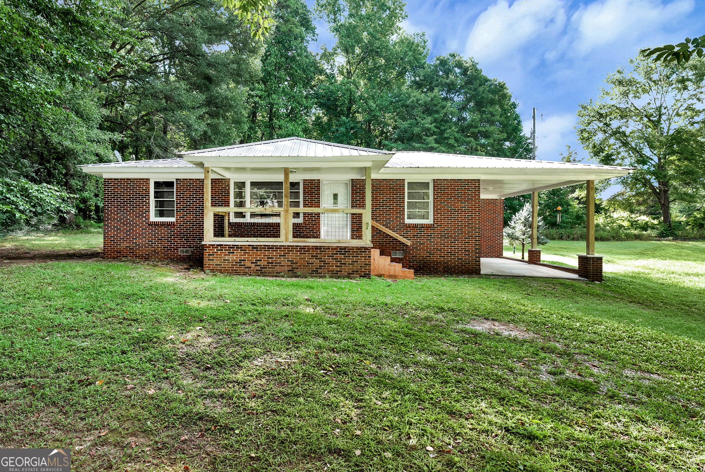 4188 Commerce Rd — photo