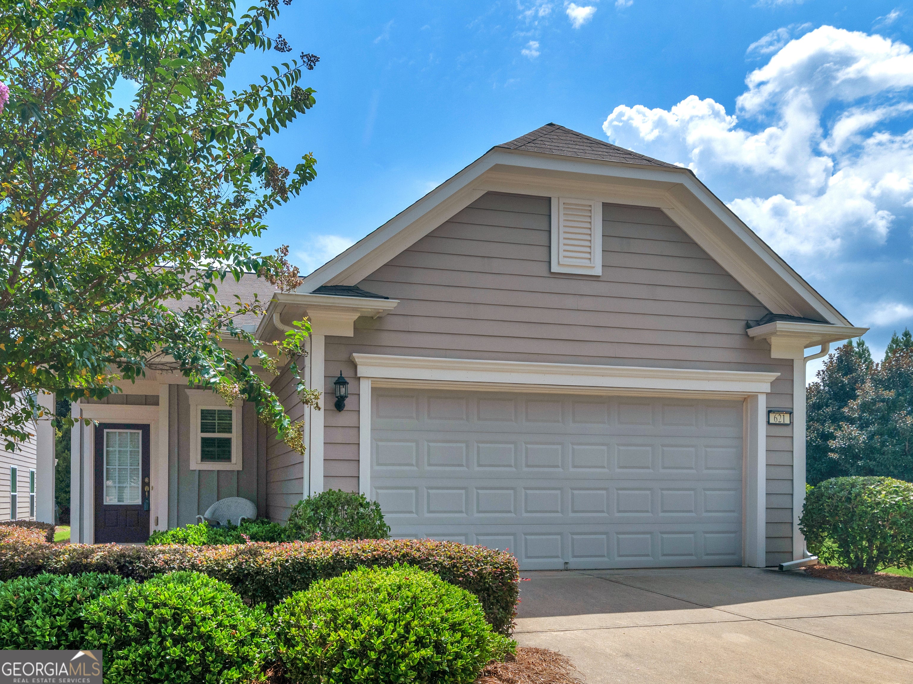 621 Larch Looper Dr — photo