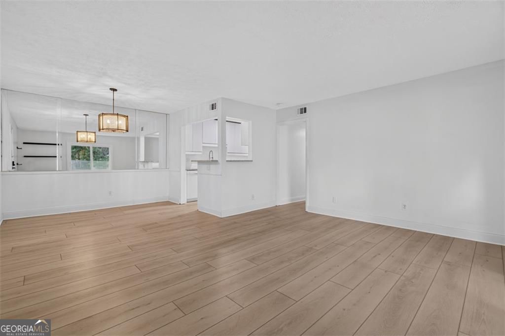725 Dalrymple Rd 7J — photo