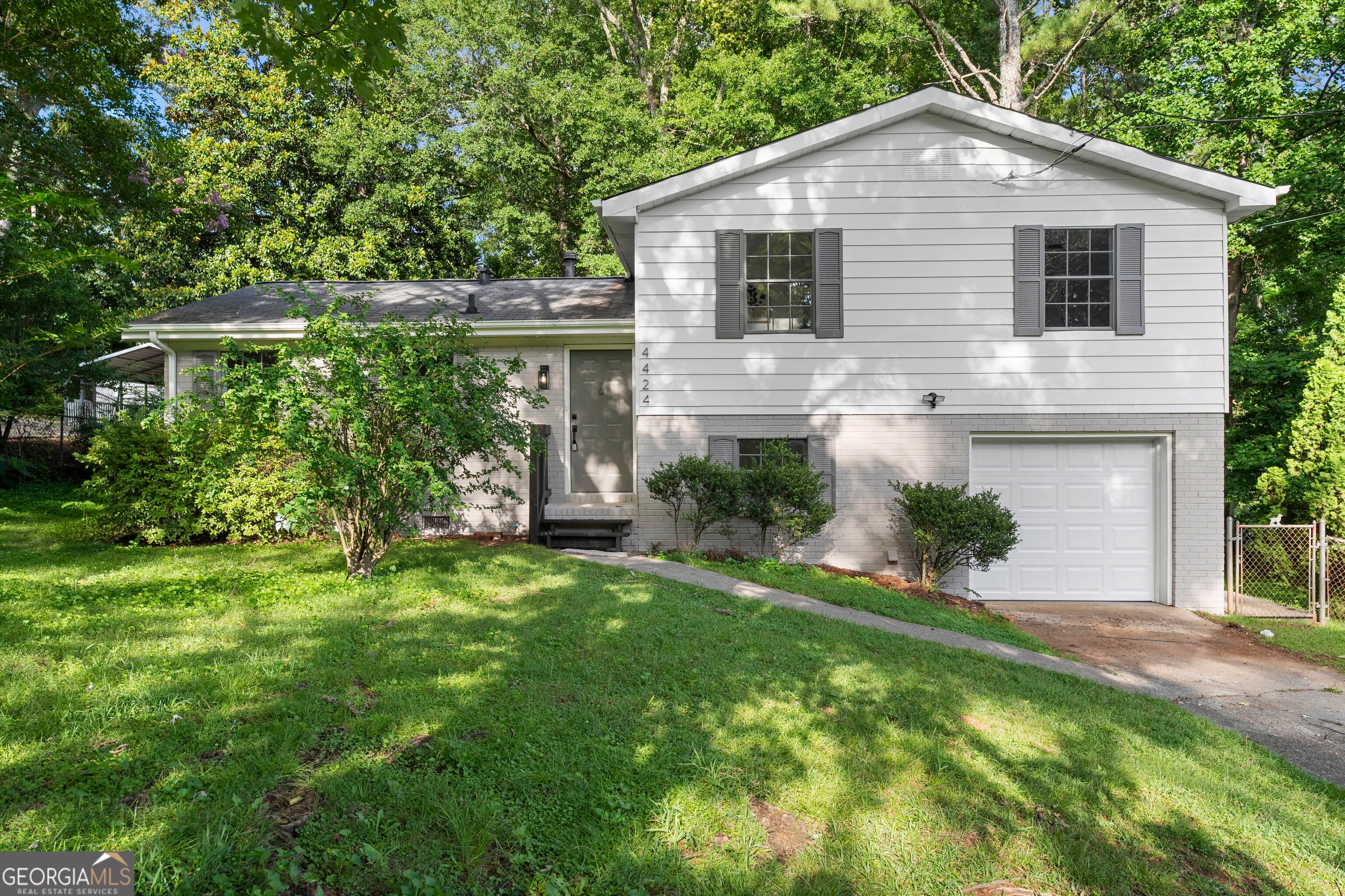 4424 Twin Creek Dr NE — photo