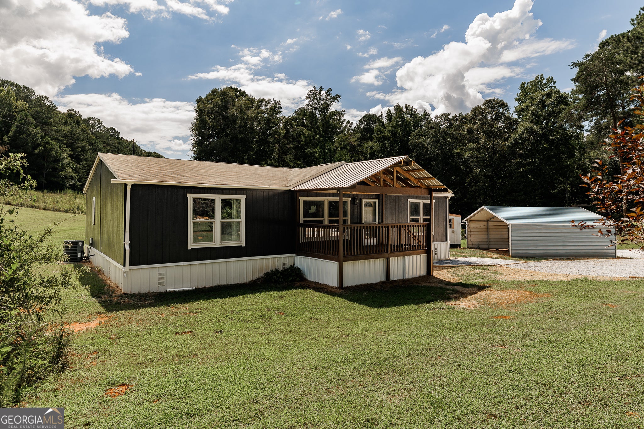 1637 Young Harris Rd — photo