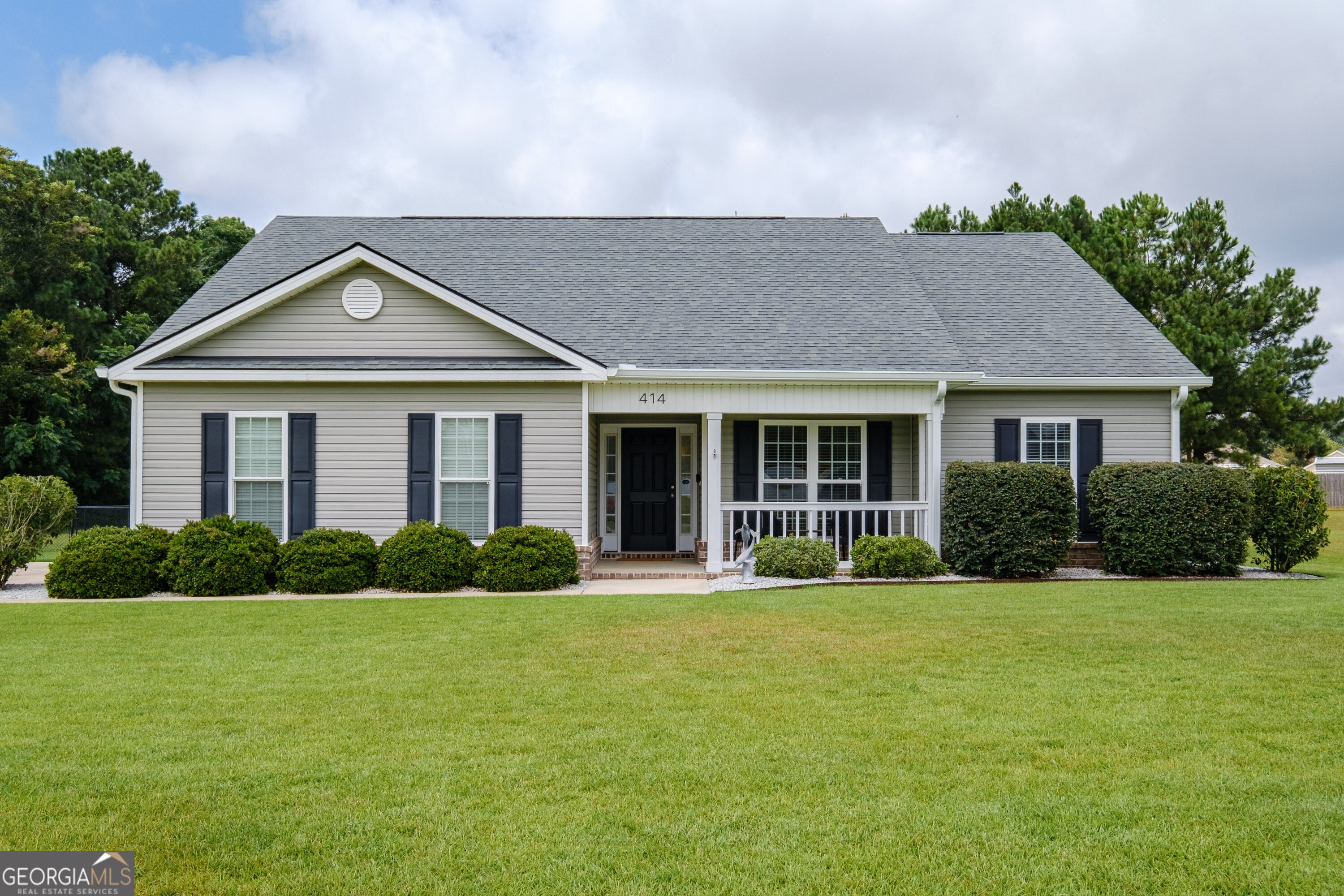 414 Small Pond Ln — photo