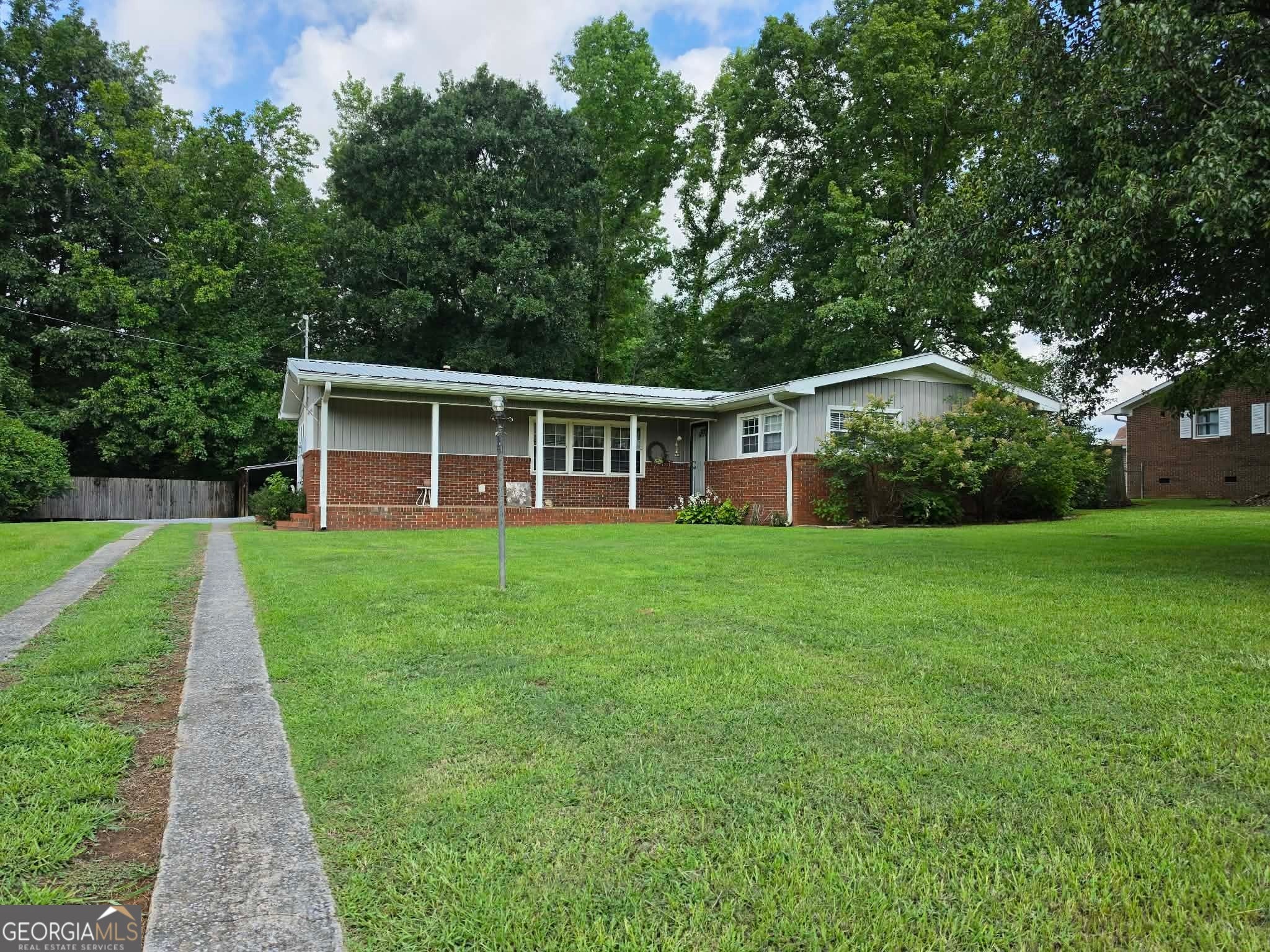 534 Maple Dr — photo