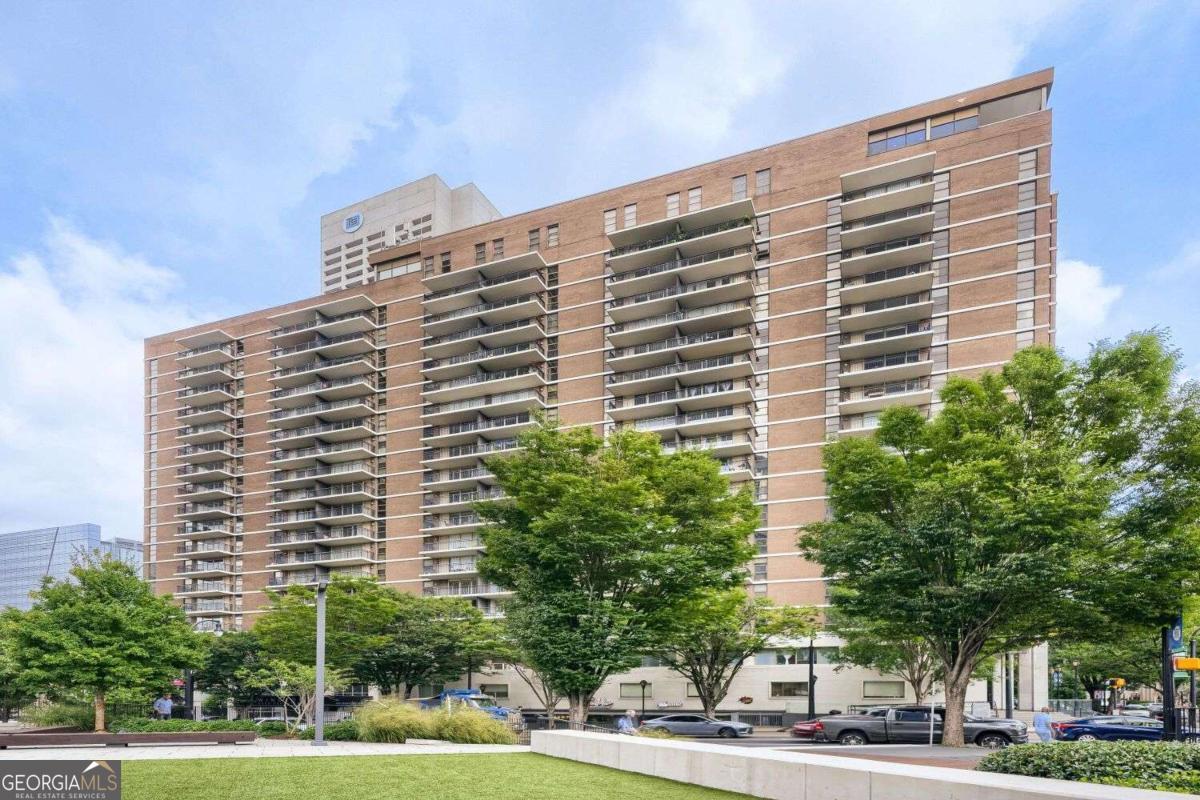 620 Peachtree St NE 1207 — photo