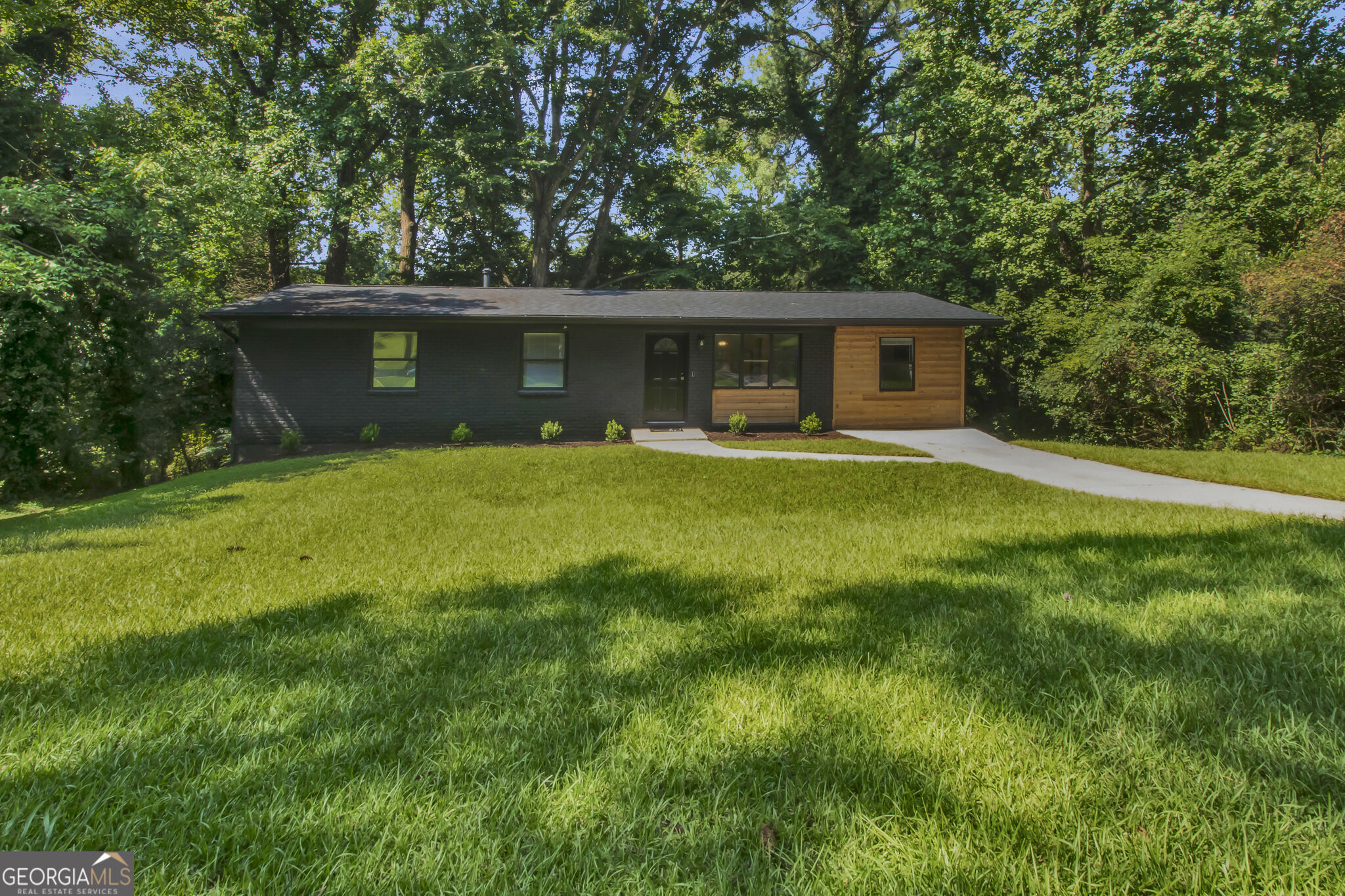 2461 Bouldercliff Way SE — photo