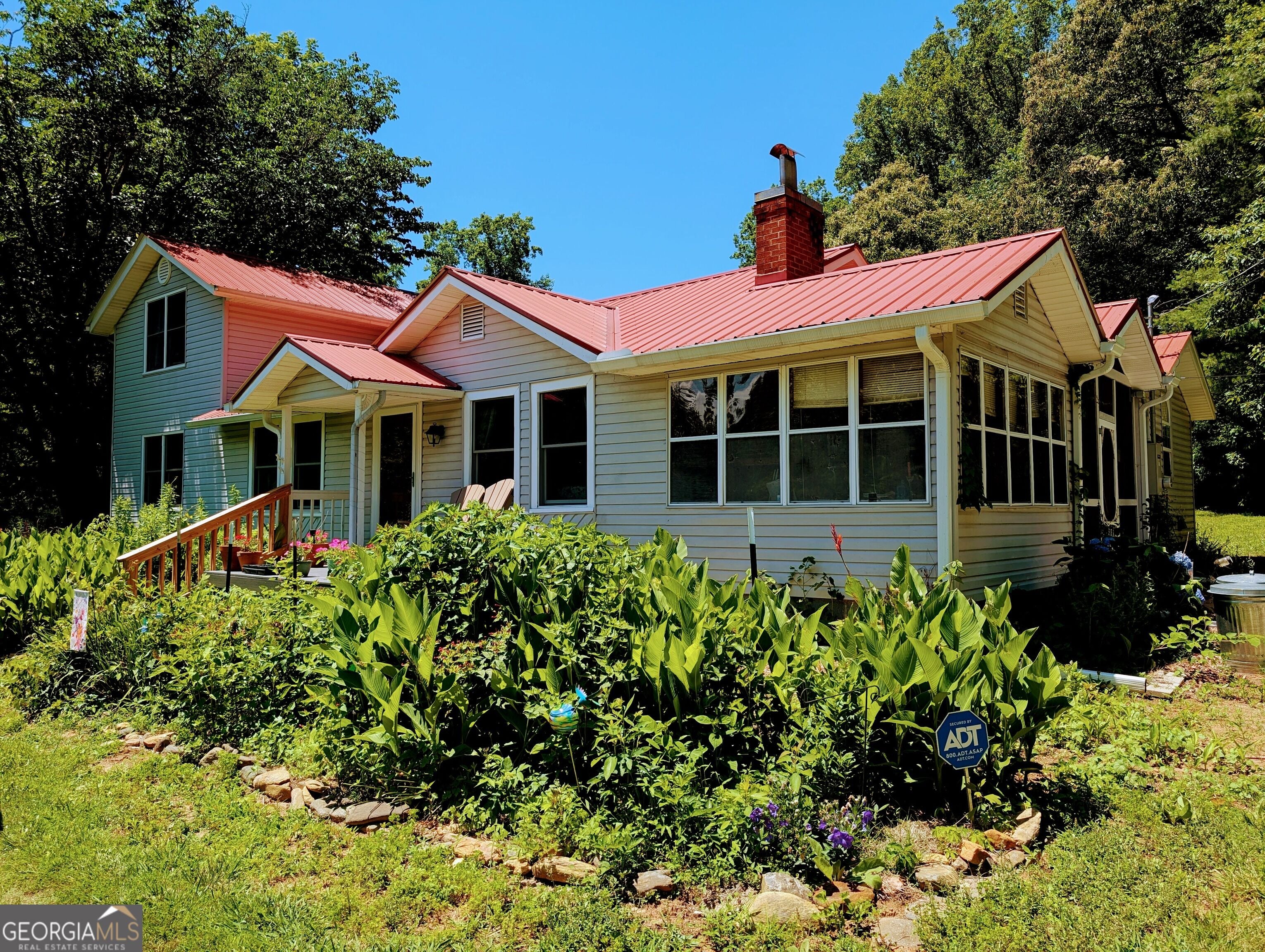 169 E Vineyard Rd — photo