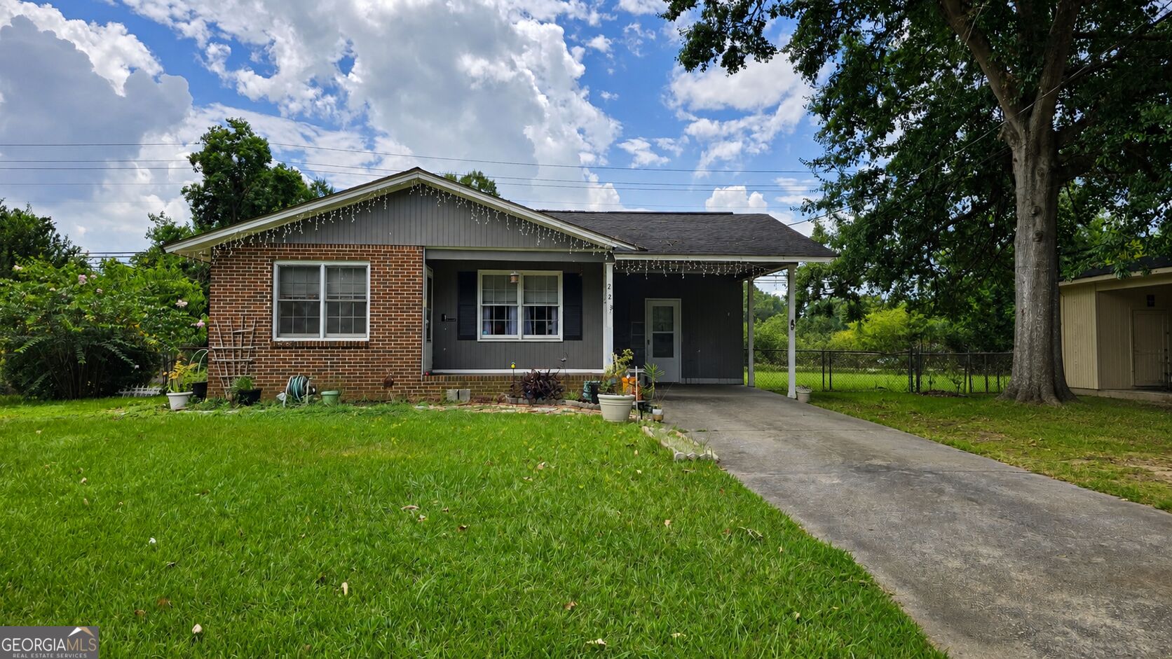223 Meadowridge Dr — photo