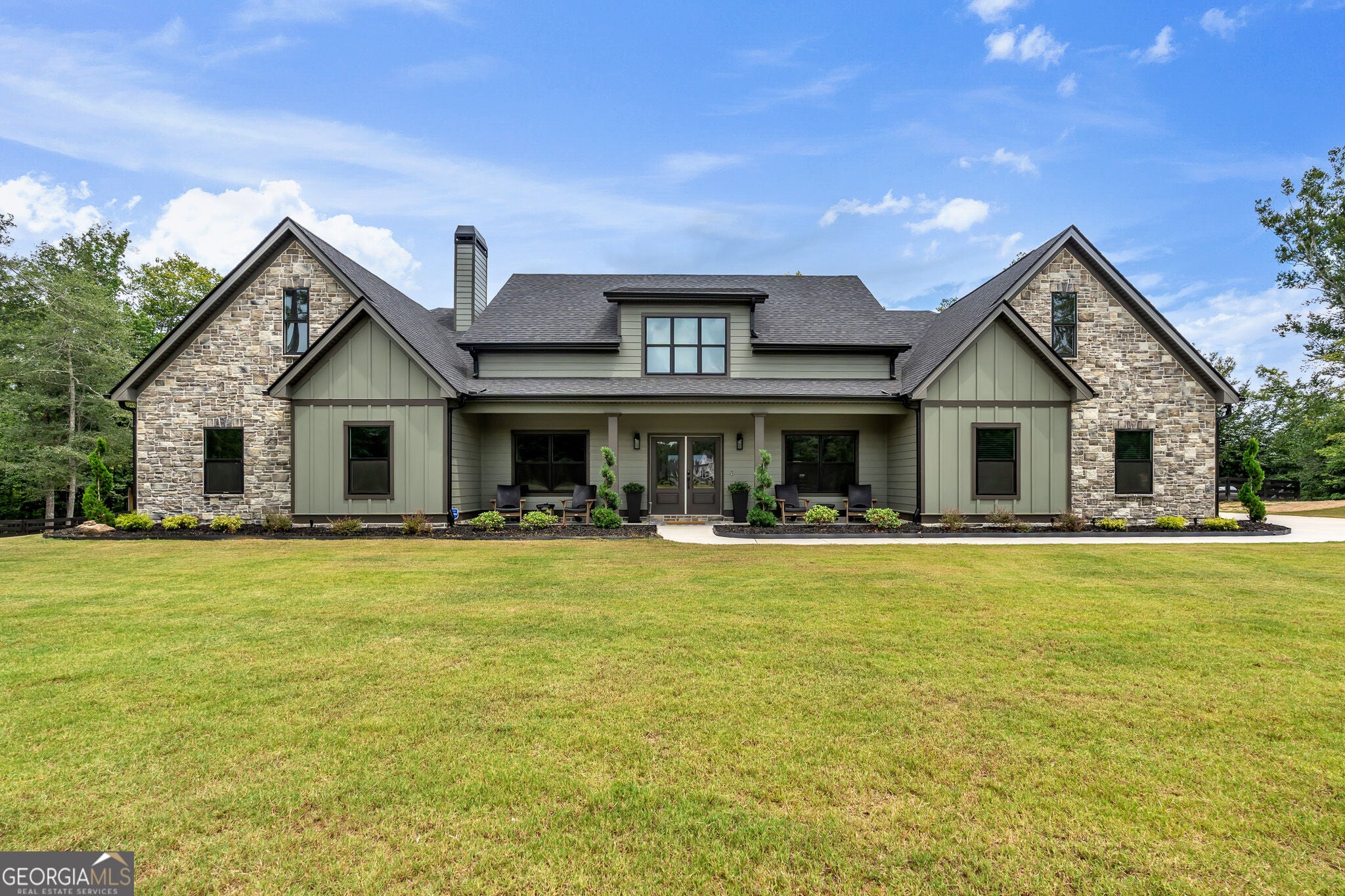 392 Georgian Pines Dr — photo