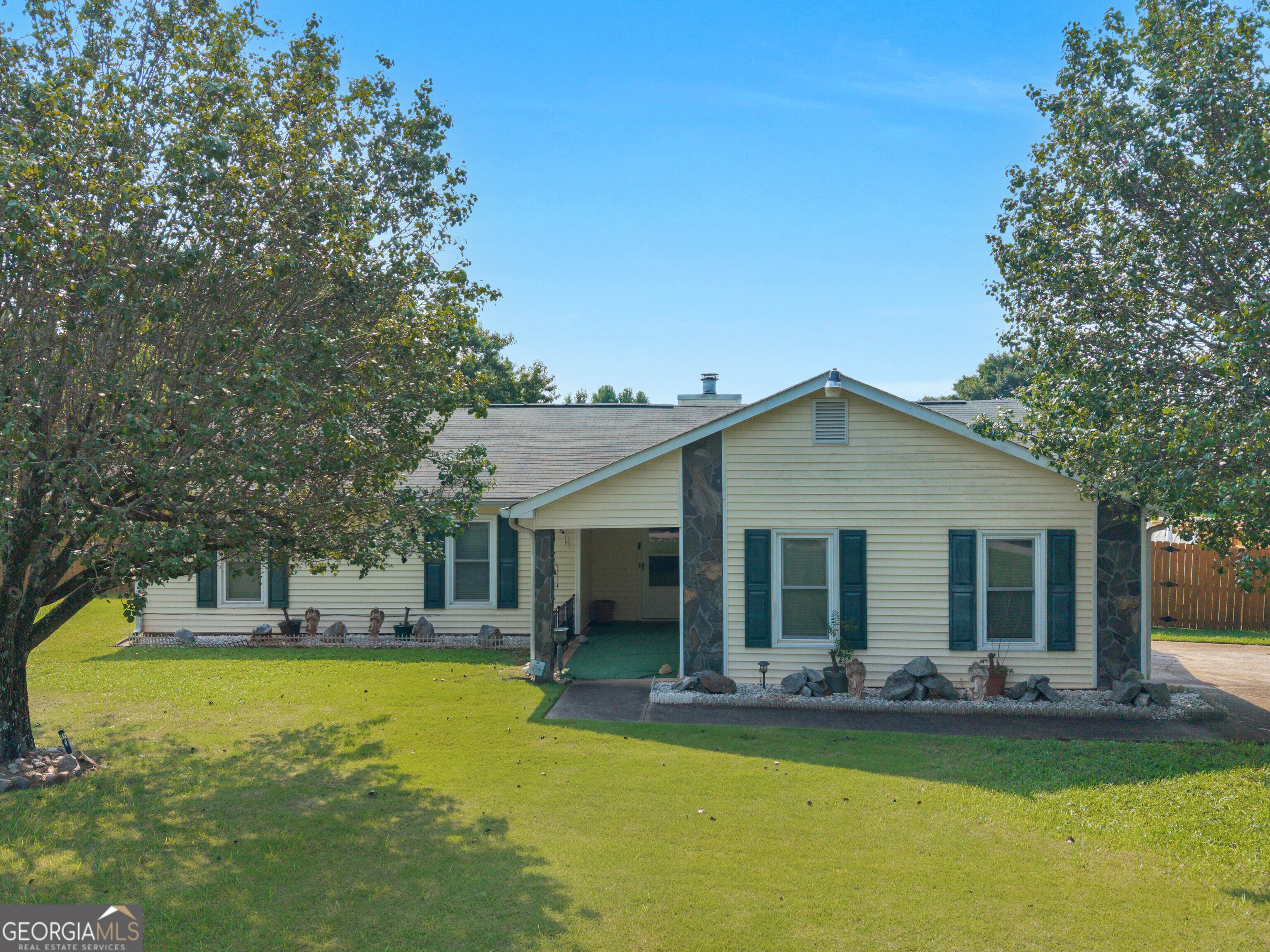 109 Summerfield Dr — photo