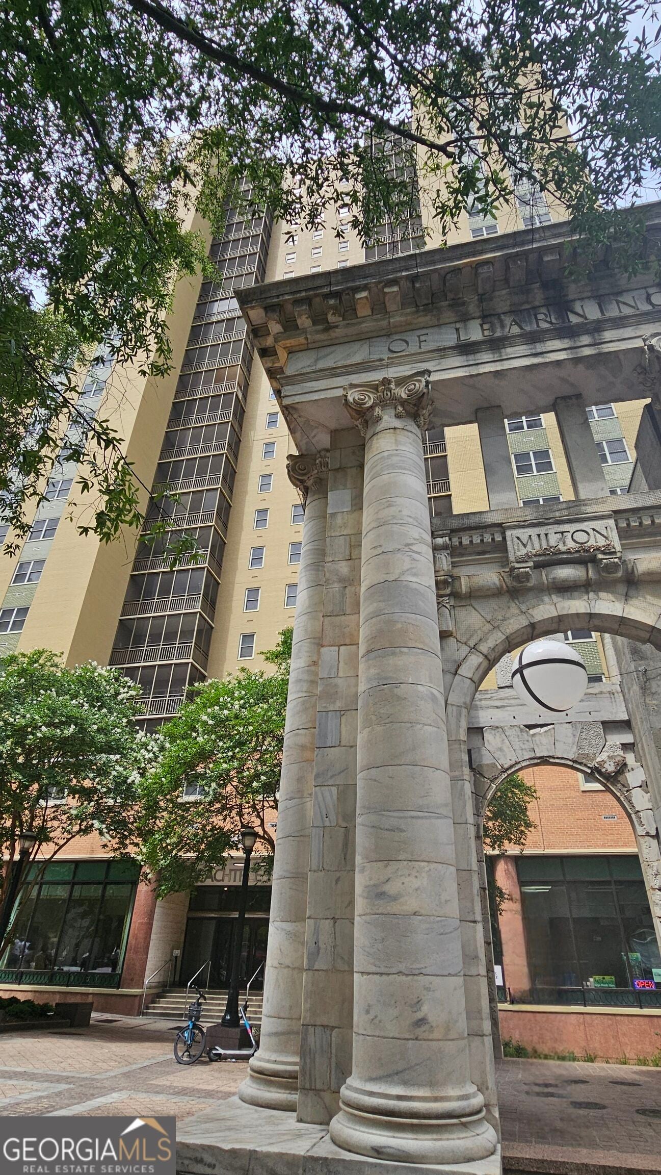300 W Peachtree St 23 E — photo