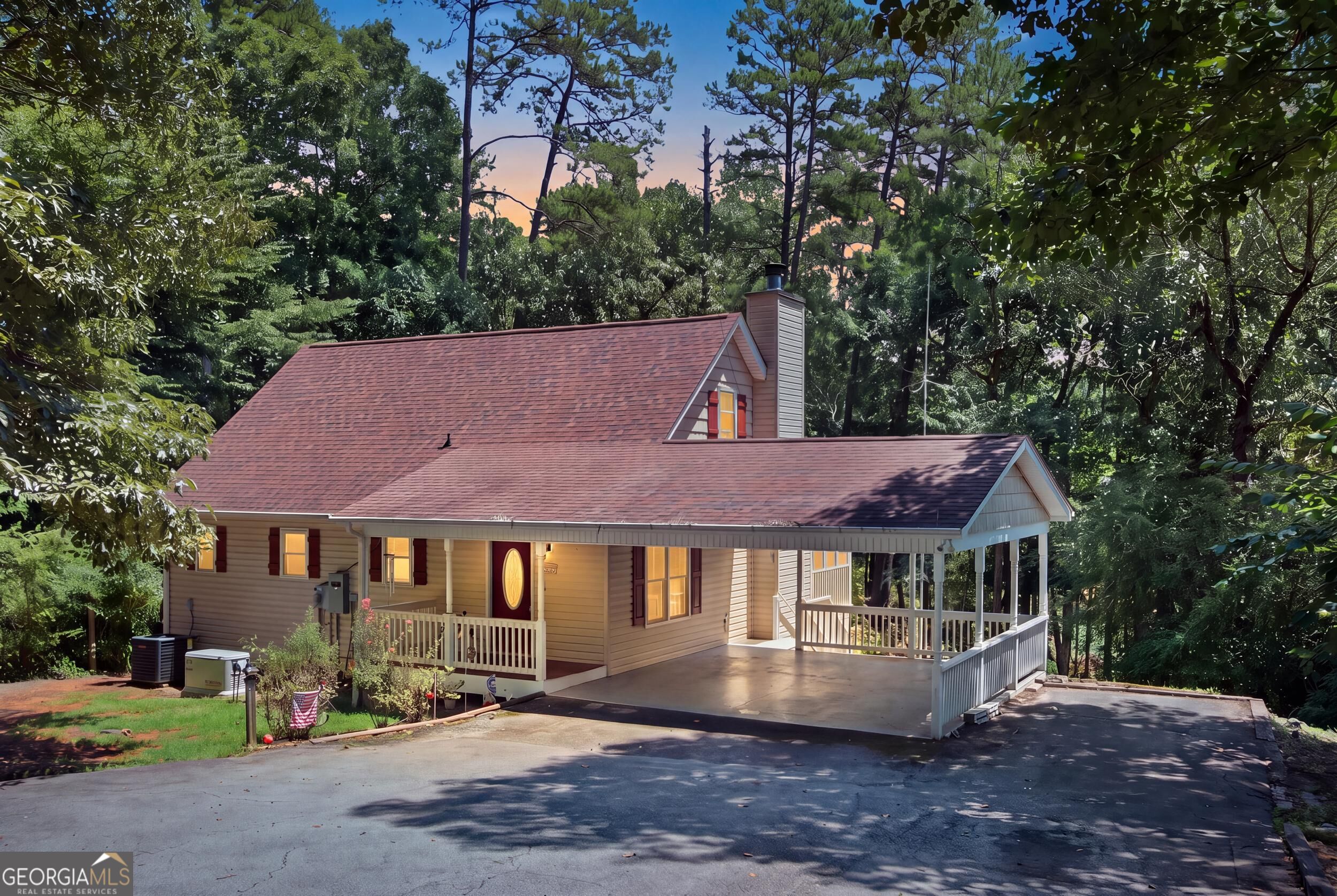 834 Hardy Rd — photo