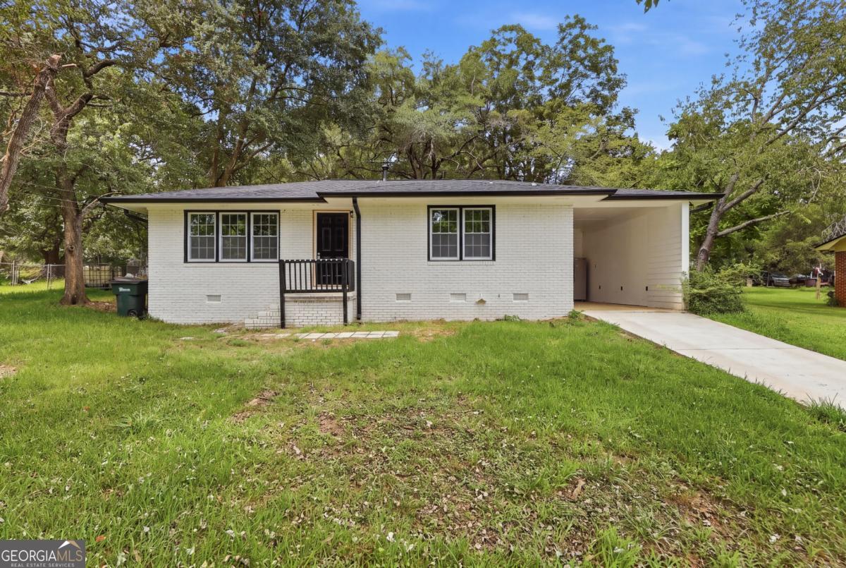 8184 Laurel Dr SW — photo