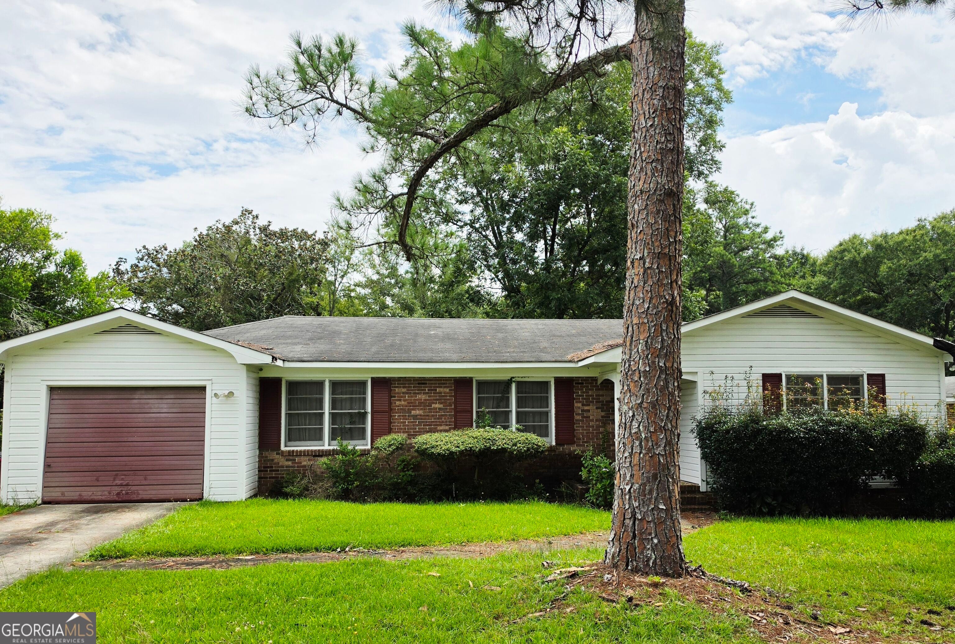 1404 Long Acre Dr — photo