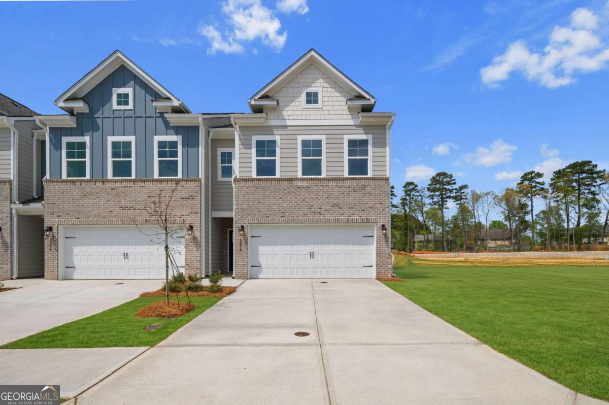 3665 Donovan Cir — photo
