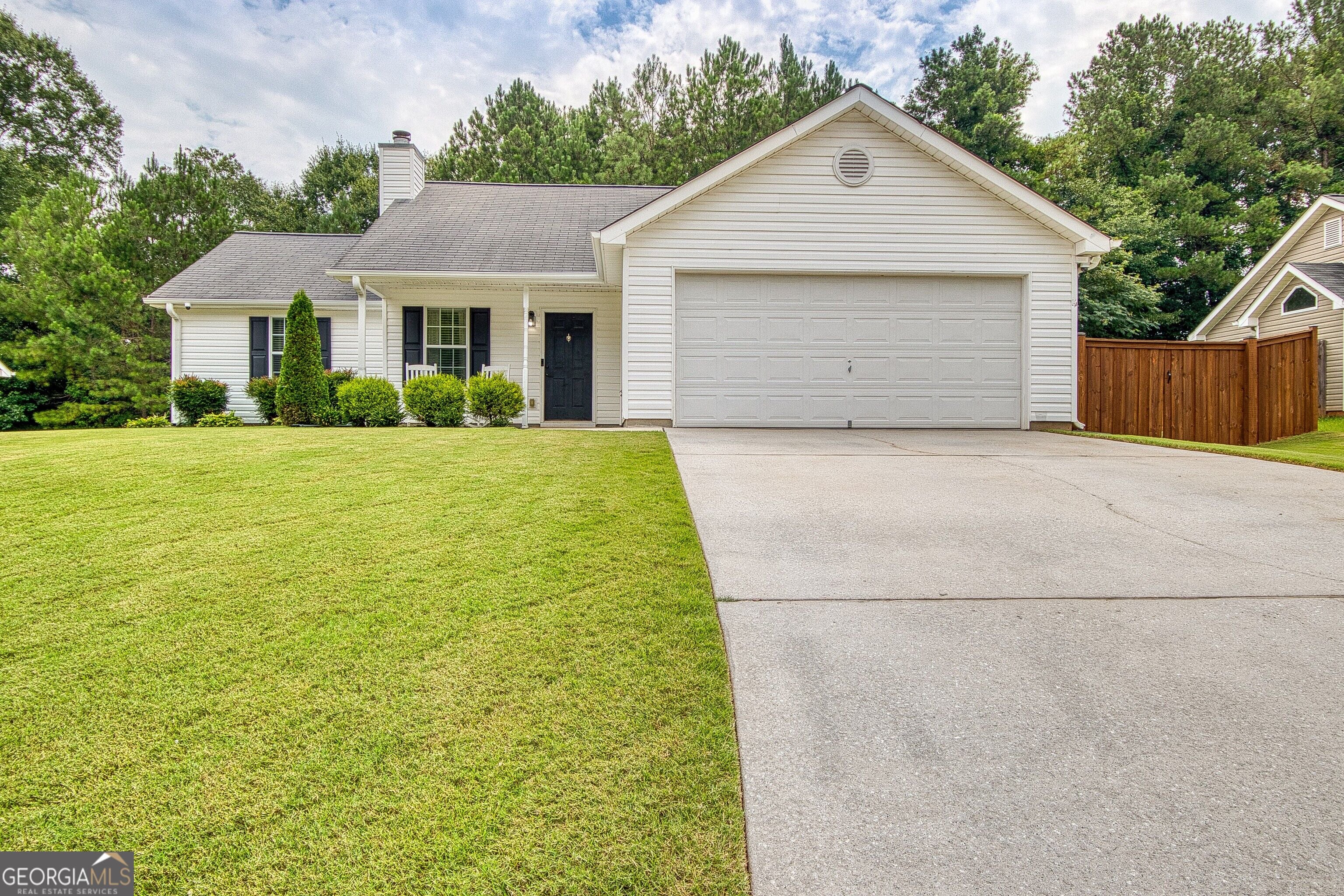 185 Creekside Dr — photo