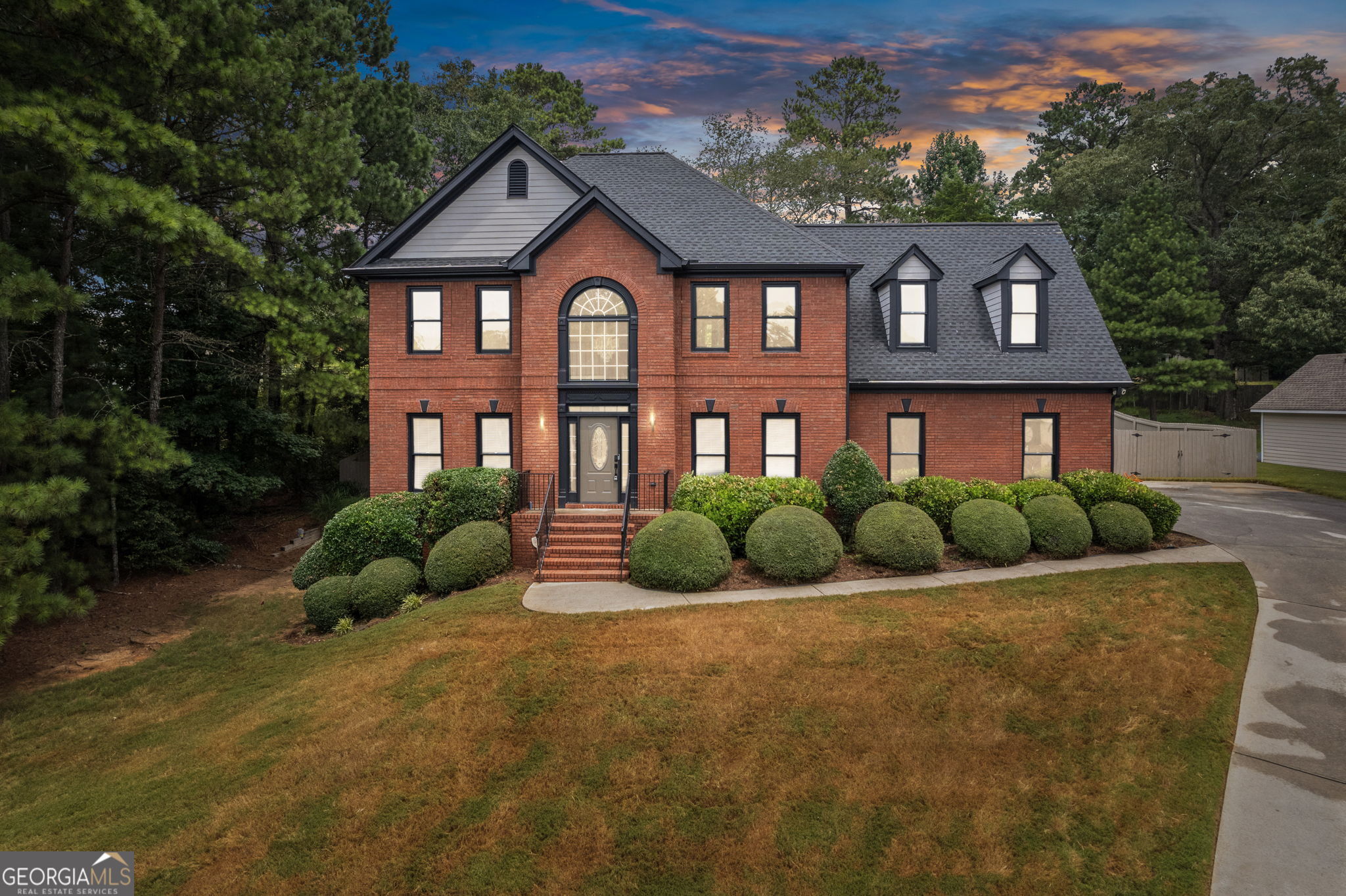 2310 Pinehaven Ct — photo
