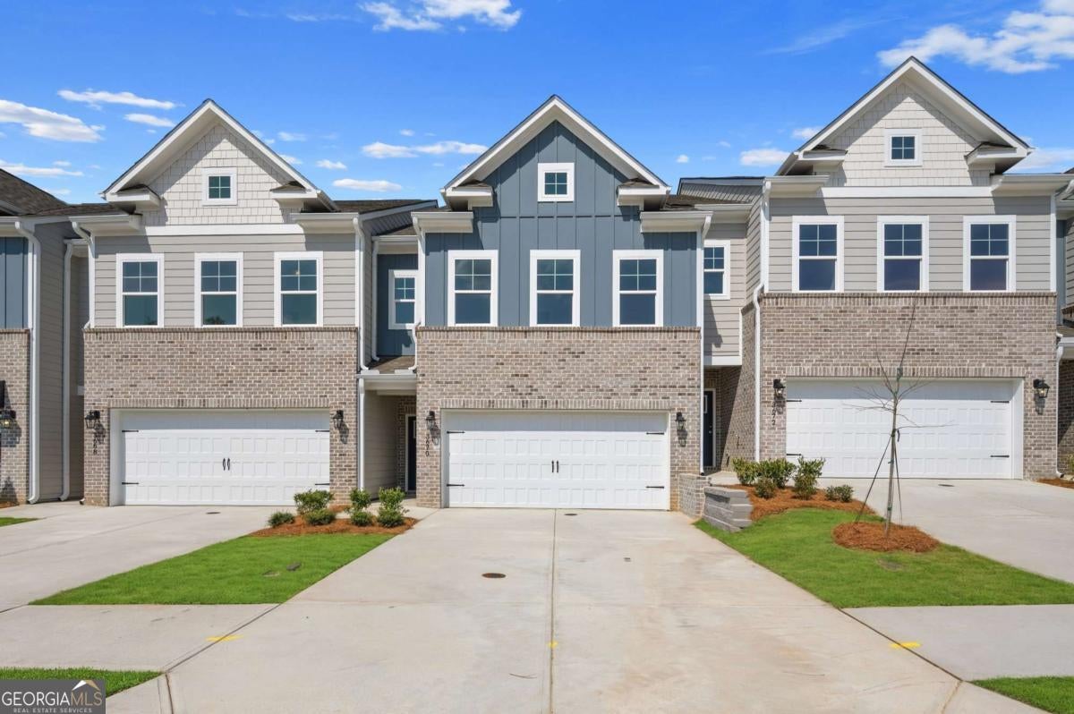 3661 Donovan Cir — photo