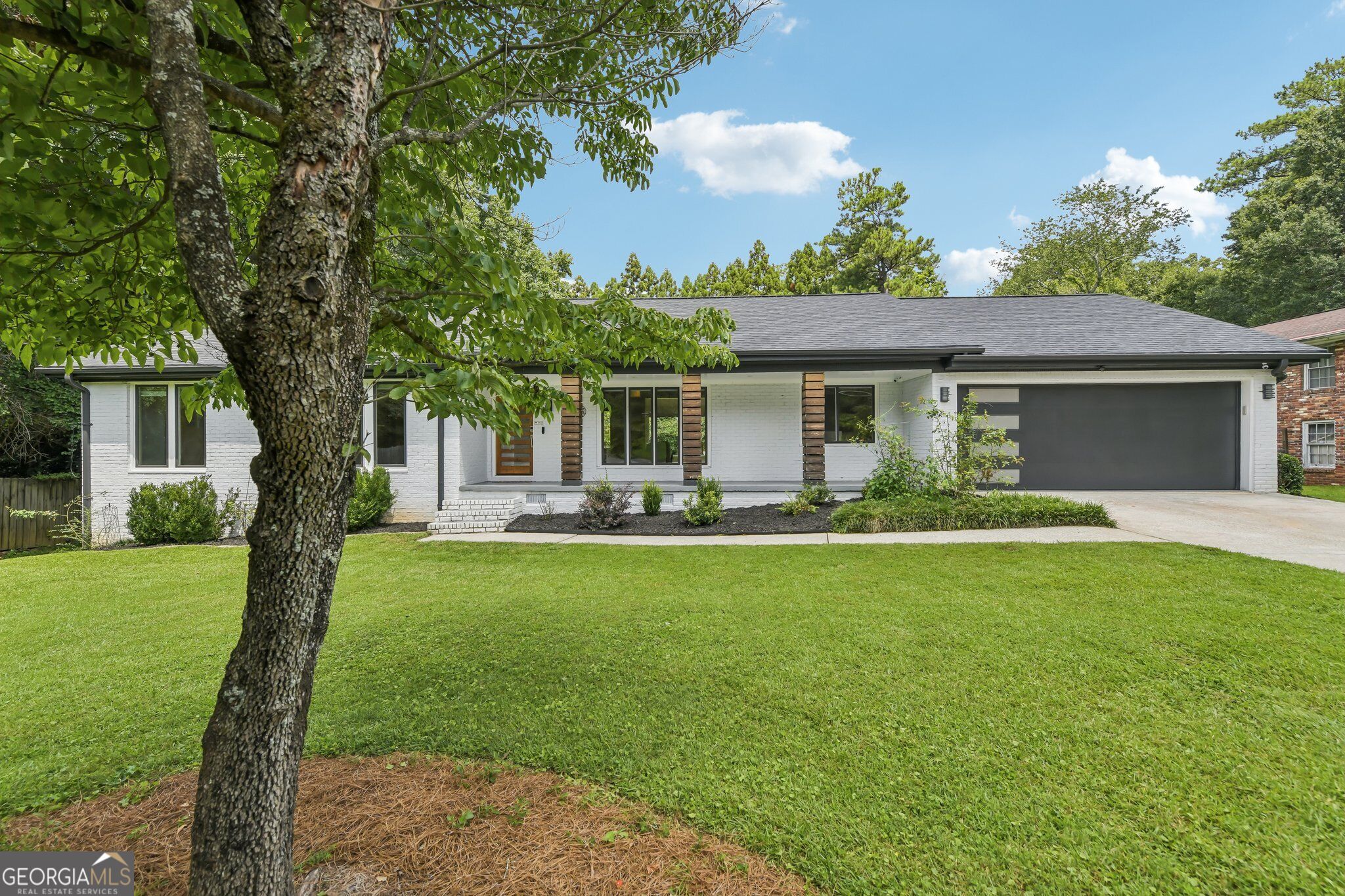 3272 Balmoral Dr — photo