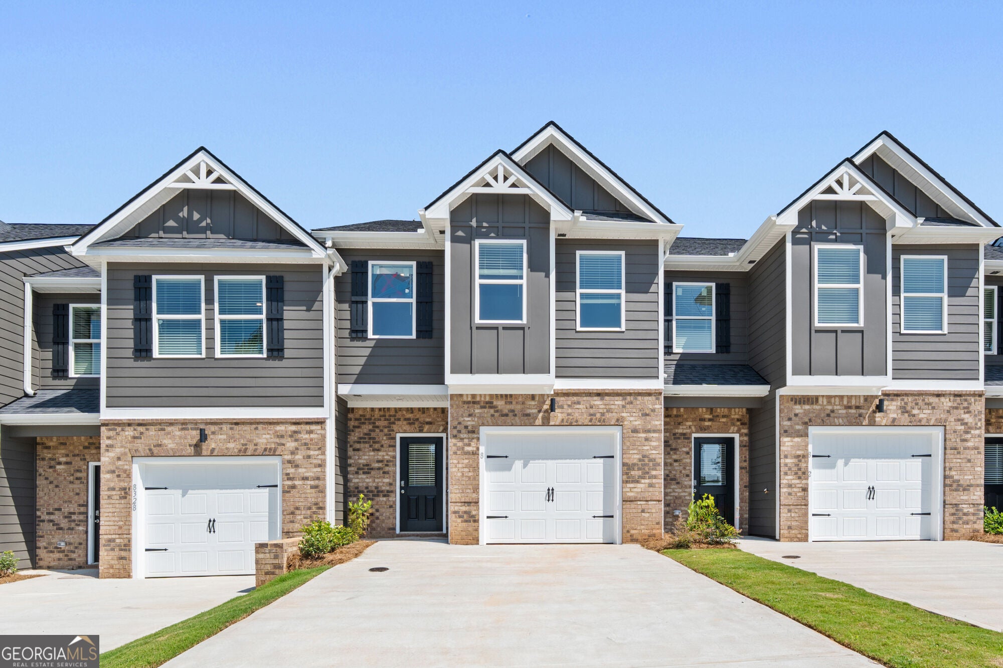 8330 Columbia Ct — photo