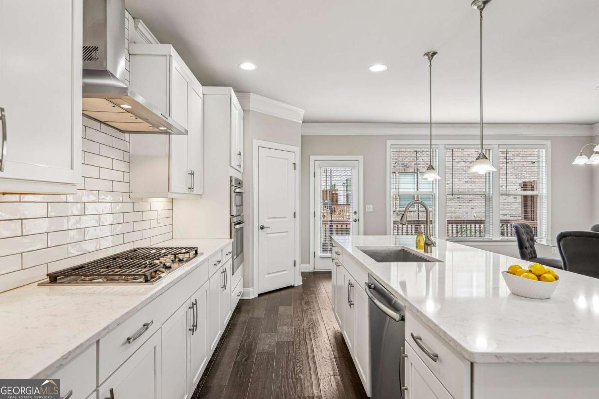 4111 Barry Pl 56 — photo