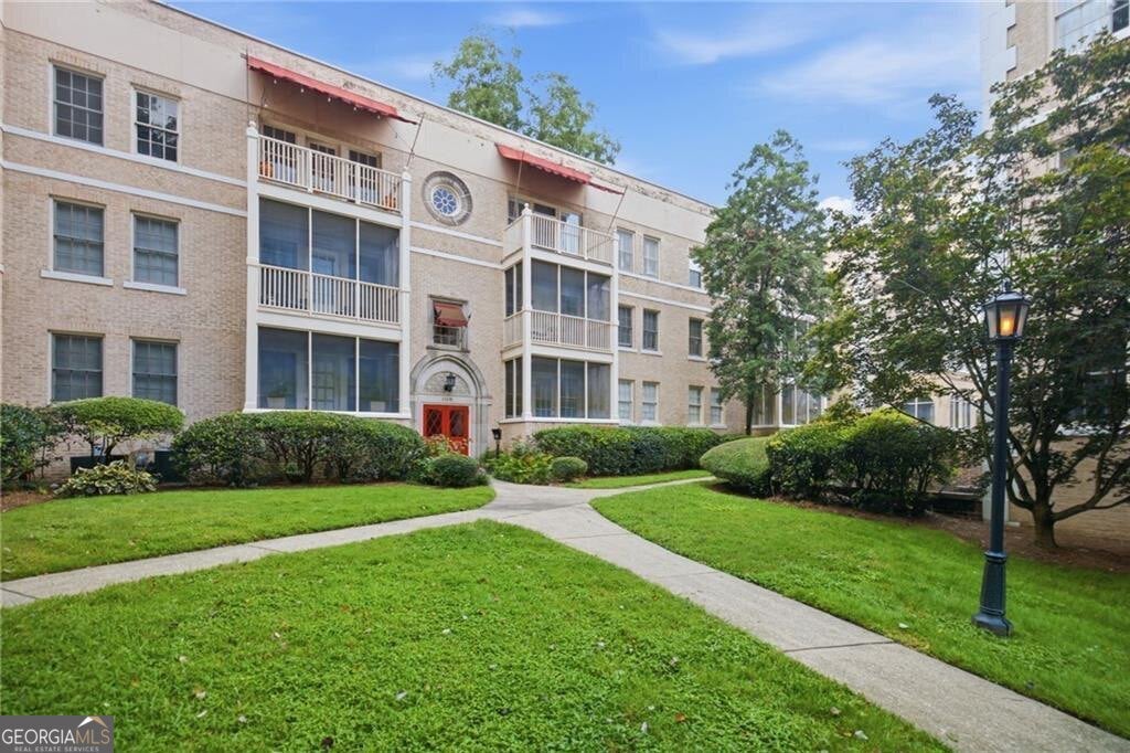 2222 Peachtree Rd NW B5 — photo