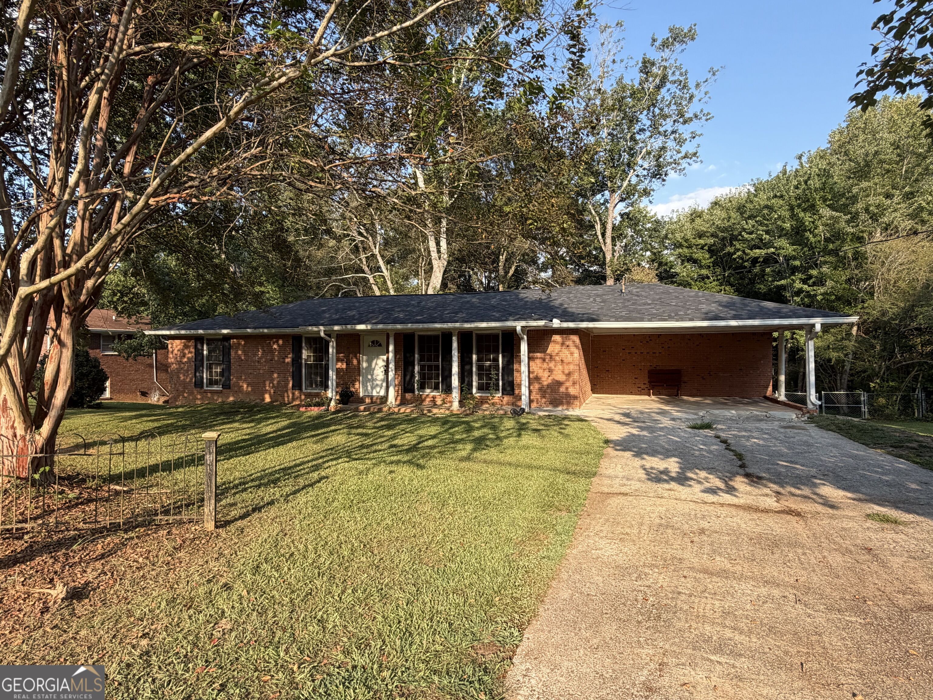 3941 Lauada Dr — photo