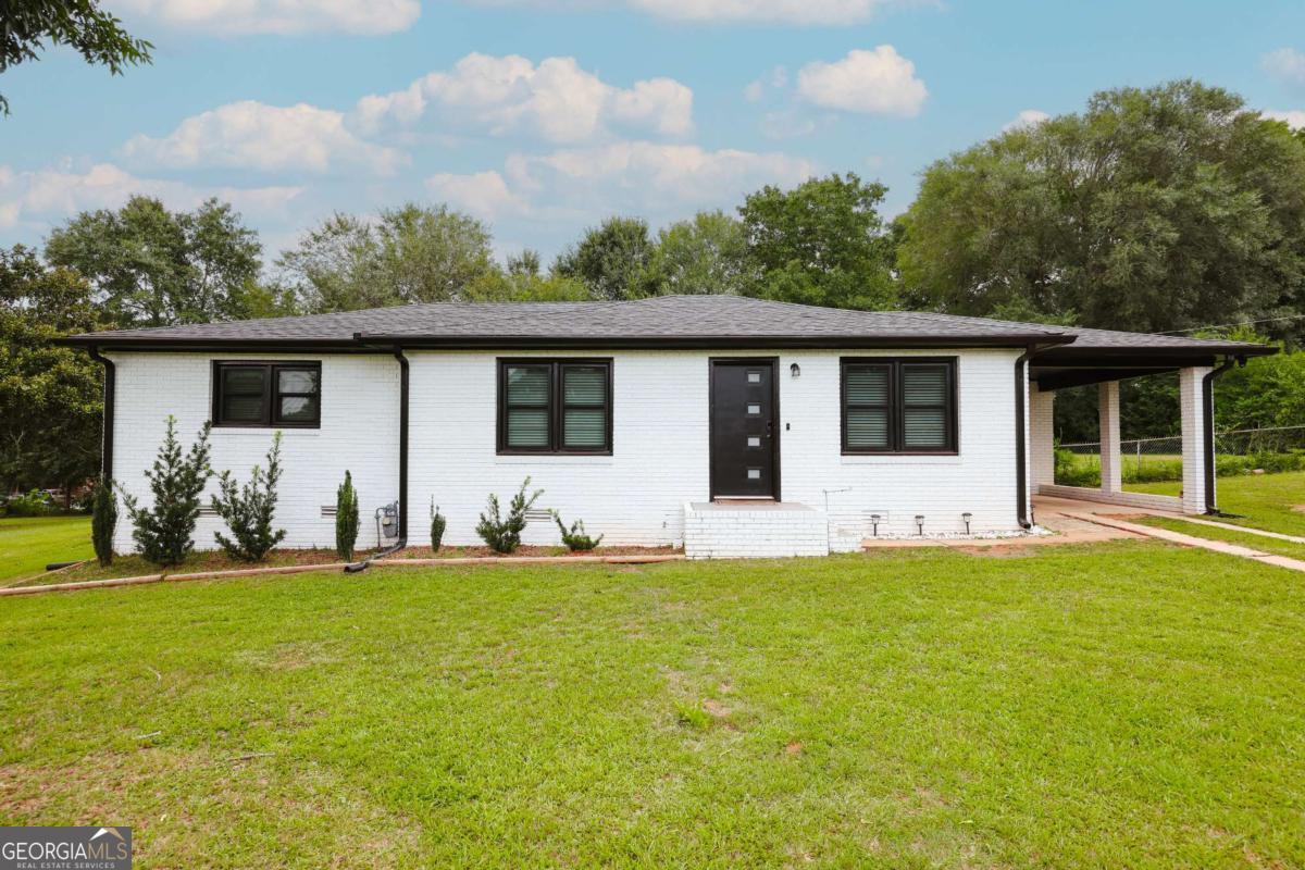 2055 Mabry Dr — photo