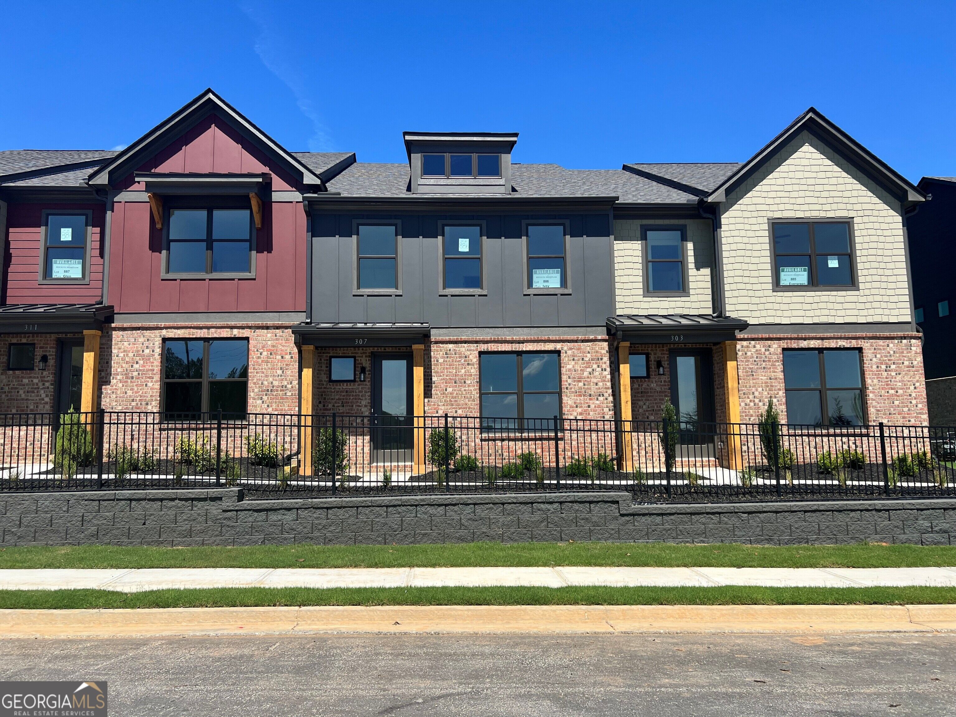 307 Barracks Way 886 — photo