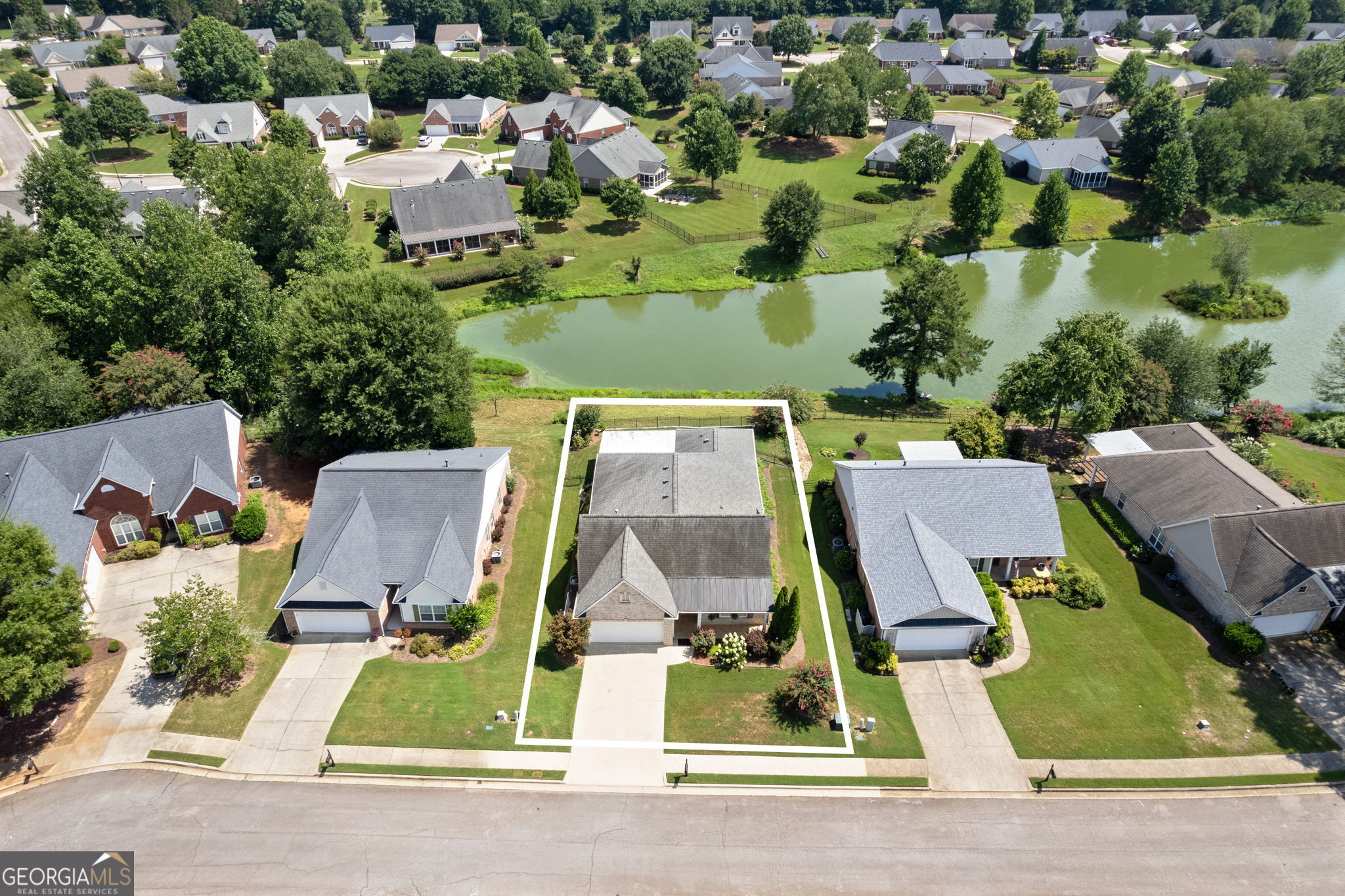 112 Clubhouse Dr — photo