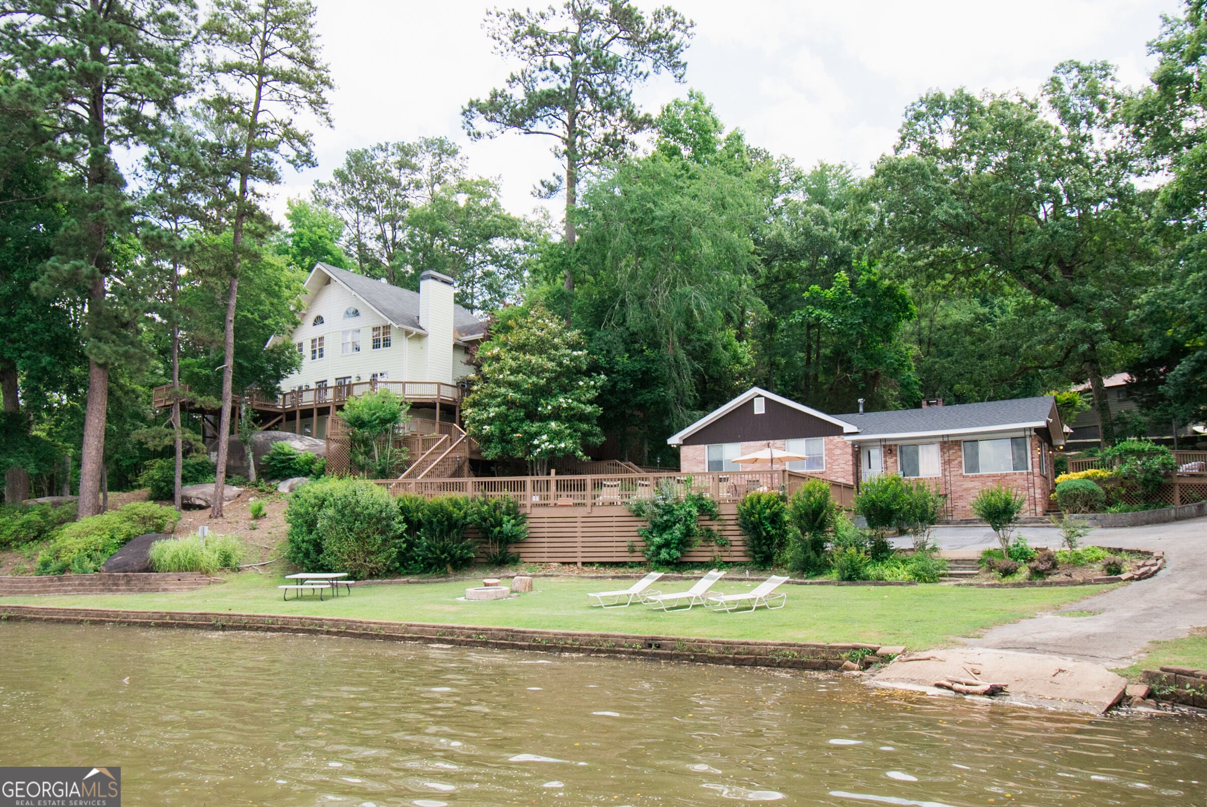 740 Rocky Point Rd — photo