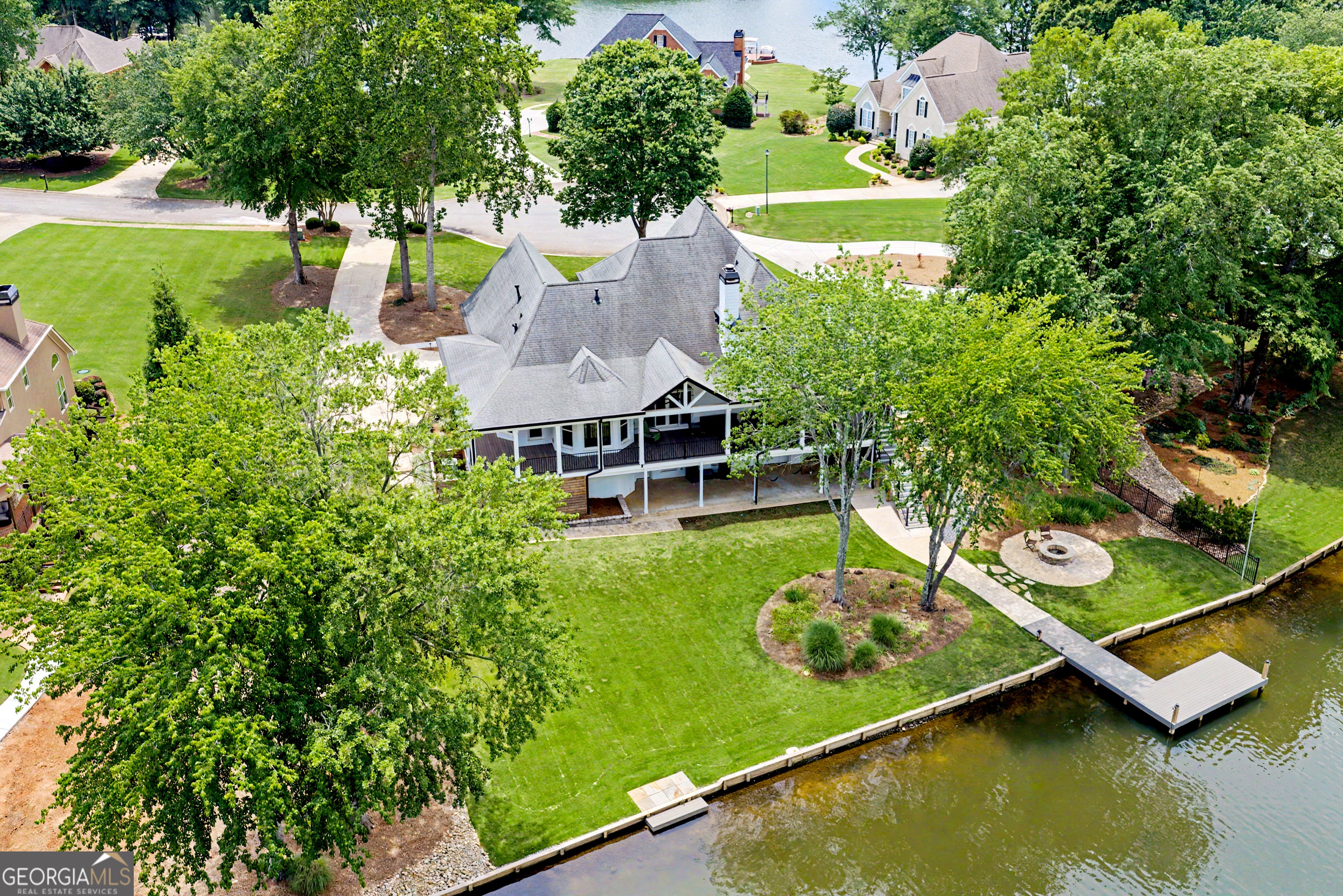 145 Bay Dr — photo